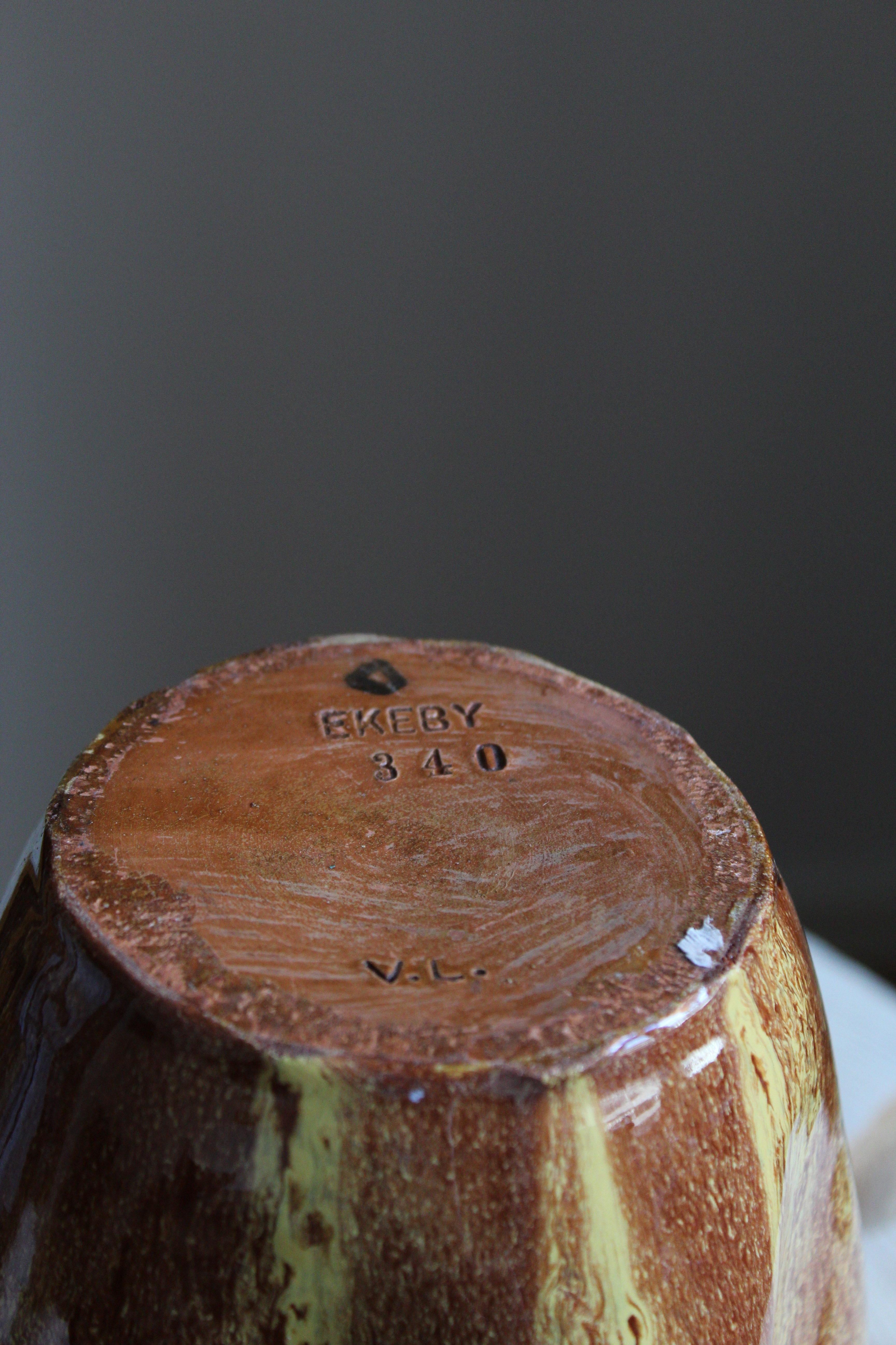 Vicke Lindstrand, Organic Vase, Glazed Stoneware, Upsala-Ekeby, Sweden, 1940s In Good Condition In High Point, NC