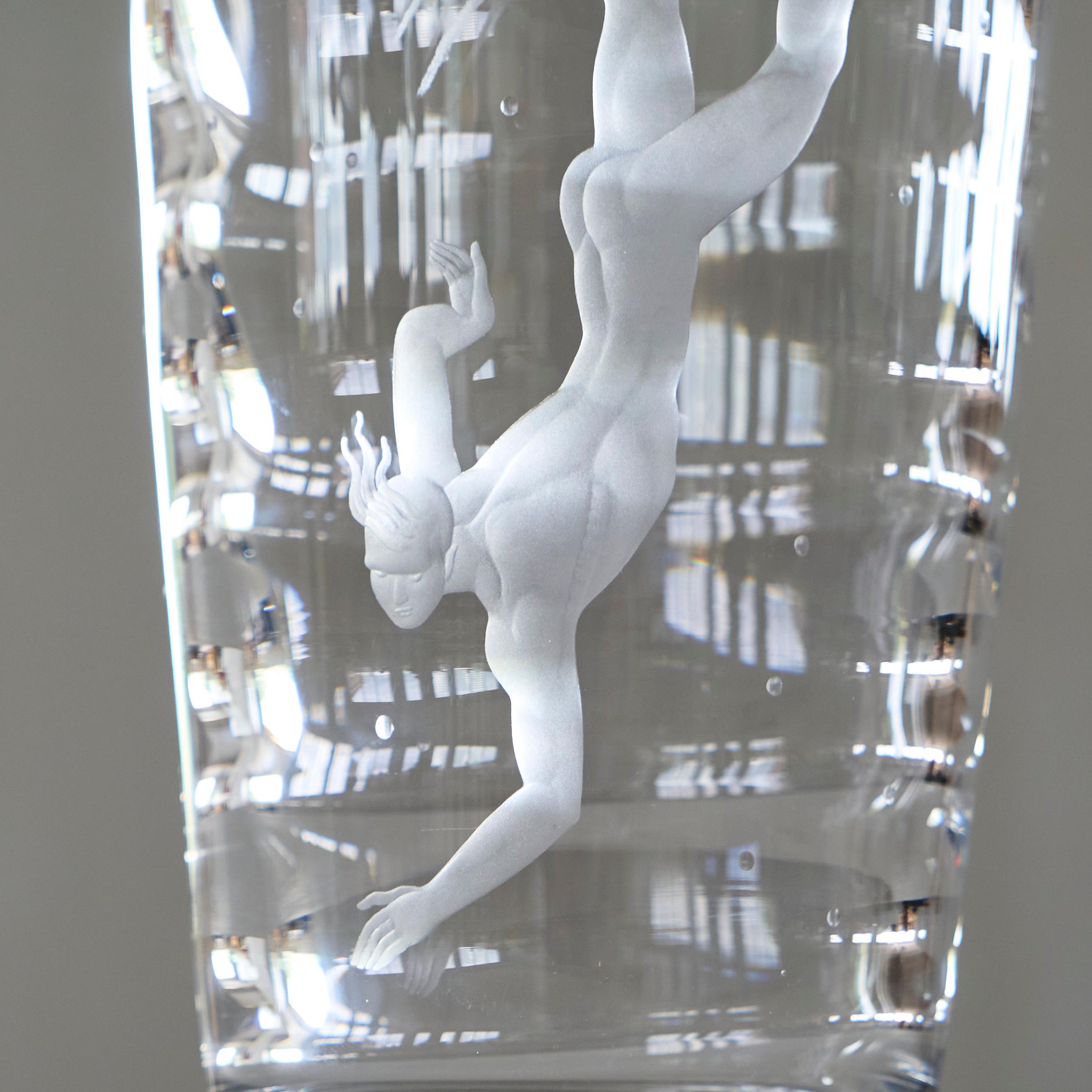 Swedish Vicke Lindstrand Rare and Large 'Dykare' Vase in Etched Glass for Orrefors 1930s For Sale