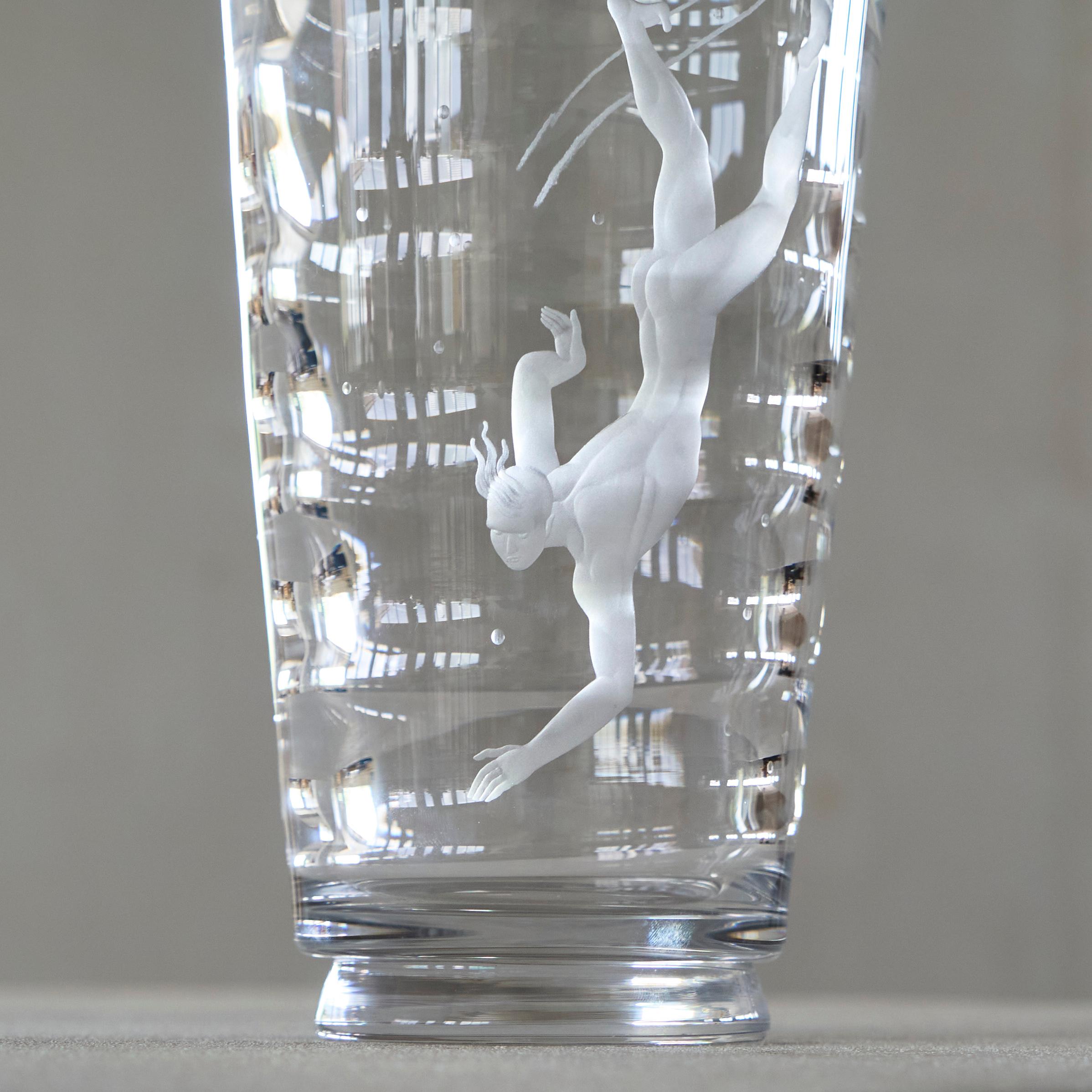 Vicke Lindstrand Rare and Large 'Dykare' Vase in Etched Glass for Orrefors 1930s For Sale 1