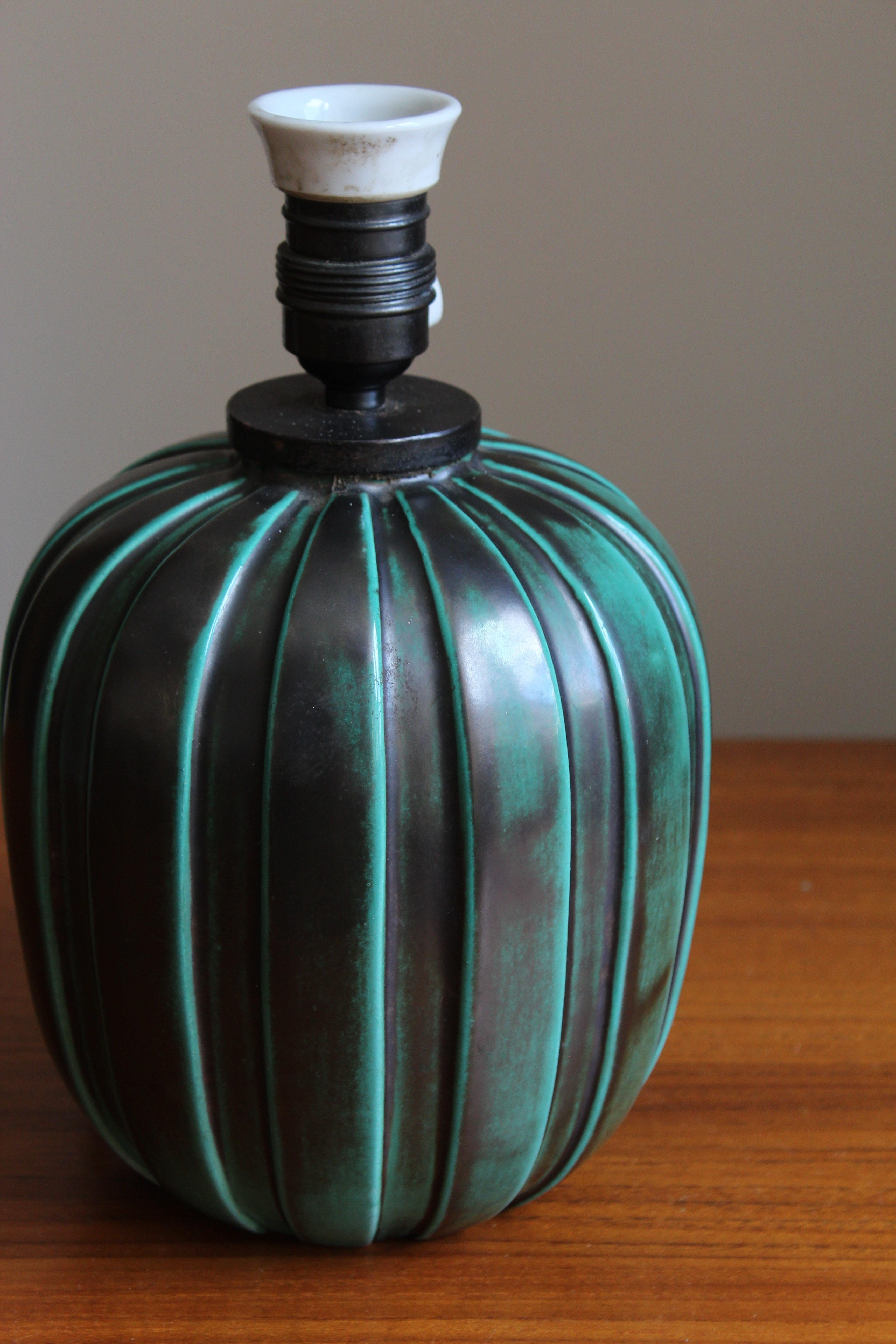 Swedish Vicke Lindstrand, Table Lamp, Green Glazed Ceramic, Upsala-Ekeby, Sweden, 1940s