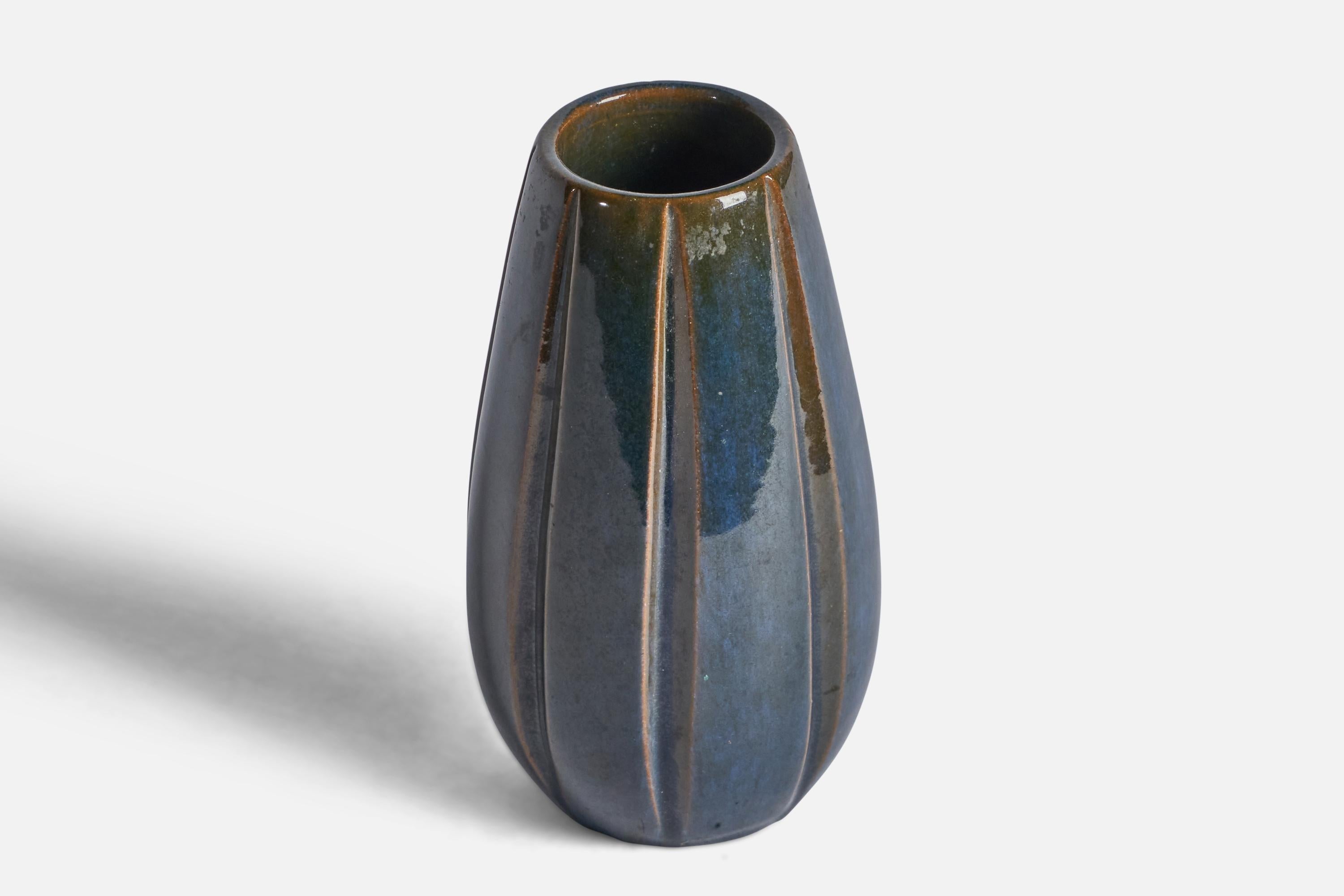 Scandinavian Modern Vicke Lindstrand, Vase, Earthenware, Sweden, 1930s For Sale