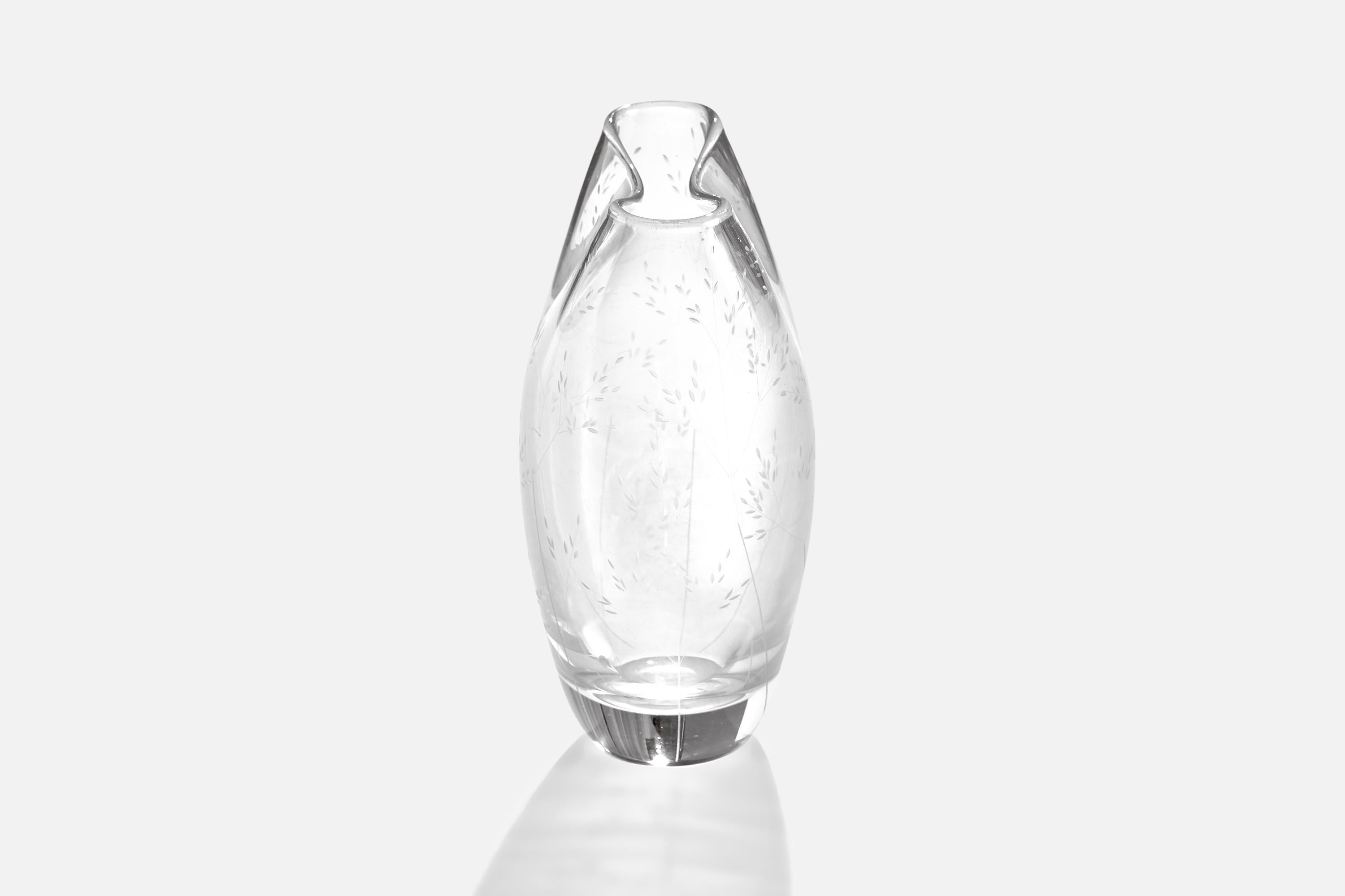 Swedish Vicke Lindstrand, Vase, Glass, Sweden, 1950s For Sale