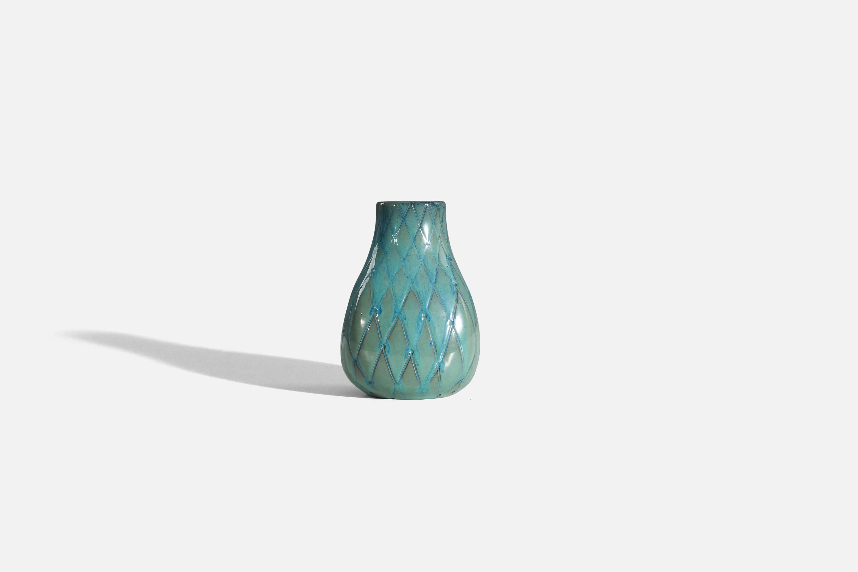 Vicke Lindstrand, Vaso, Terracotta smaltata verde, Upsala Ekeby, Svezia, anni '40 In condizioni buone in vendita a High Point, NC