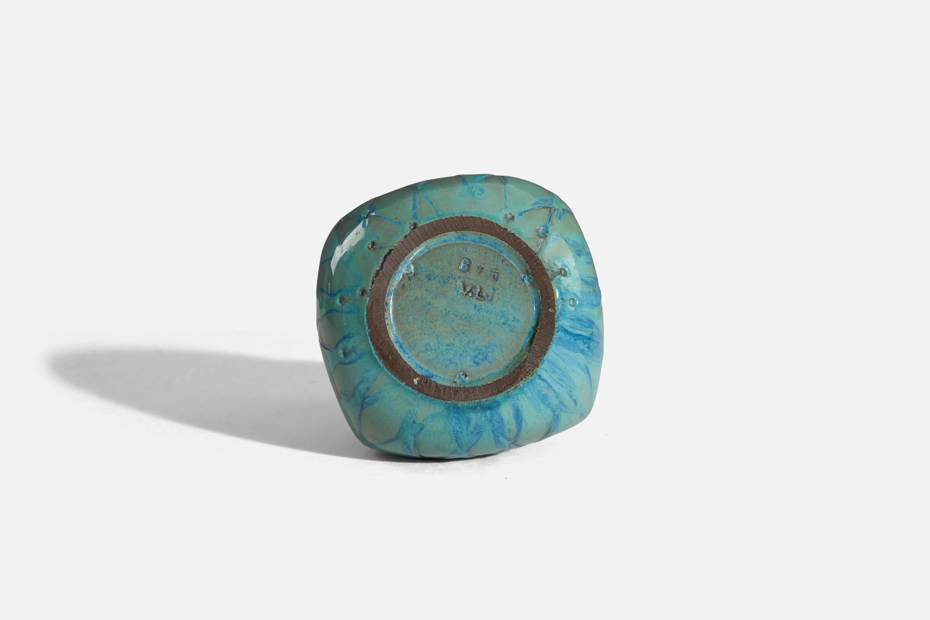 Metà XX secolo Vicke Lindstrand, Vaso, Terracotta smaltata verde, Upsala Ekeby, Svezia, anni '40 in vendita