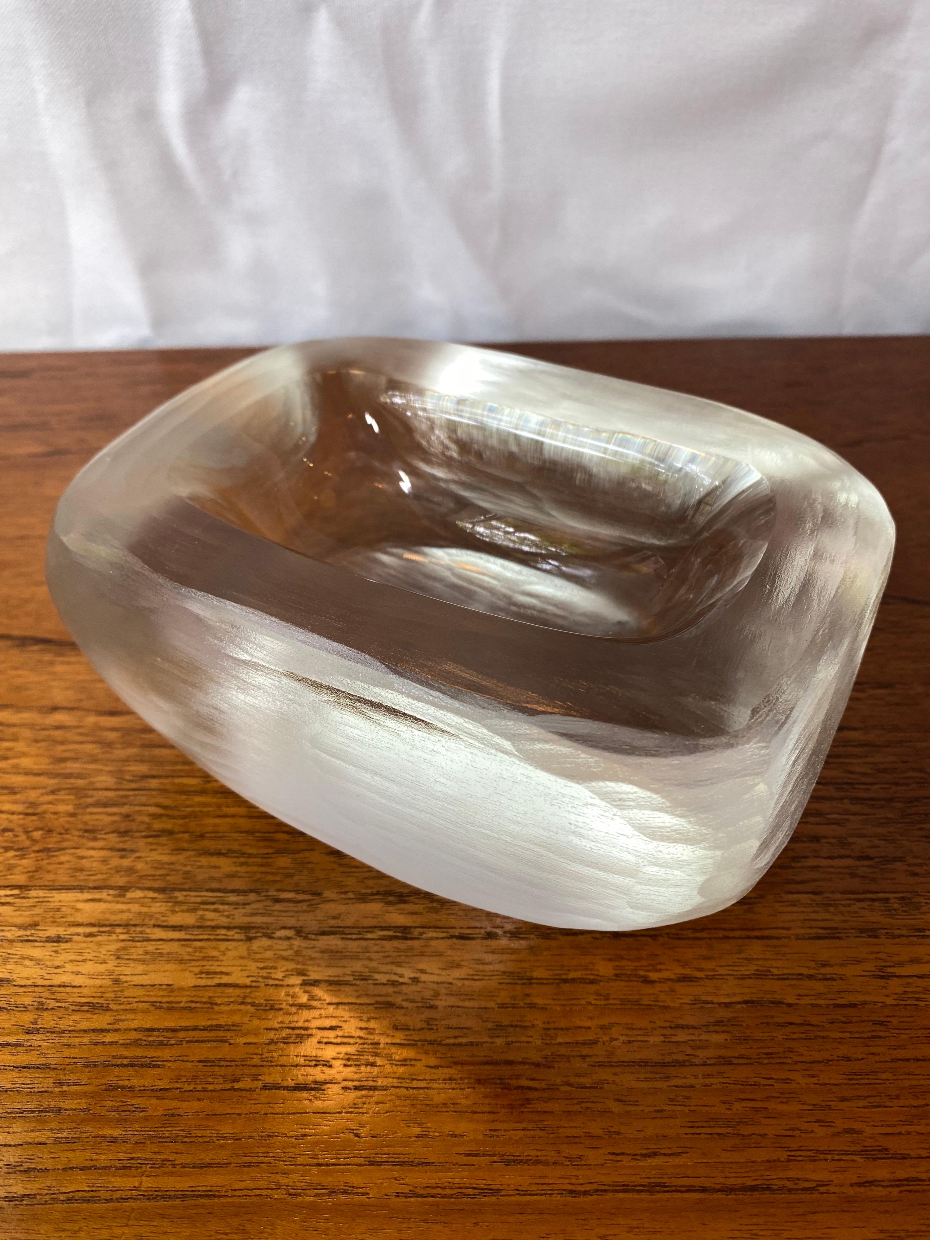Vicke Lindstrom Hand-Chiseled Art Glass Bowl In Good Condition For Sale In Philadelphia, PA