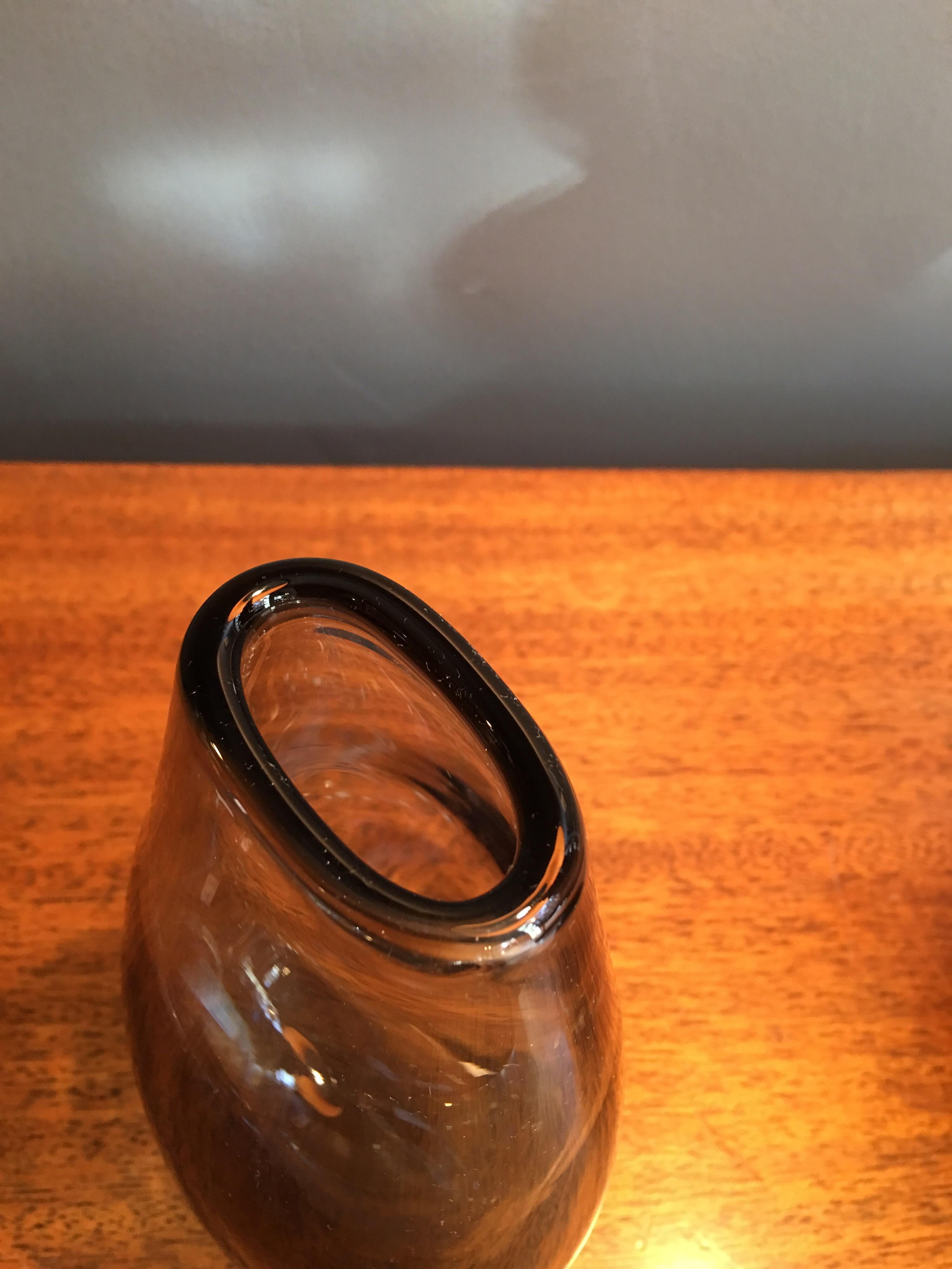 Vickie Lindstrand Vase In Good Condition In Philadelphia, PA