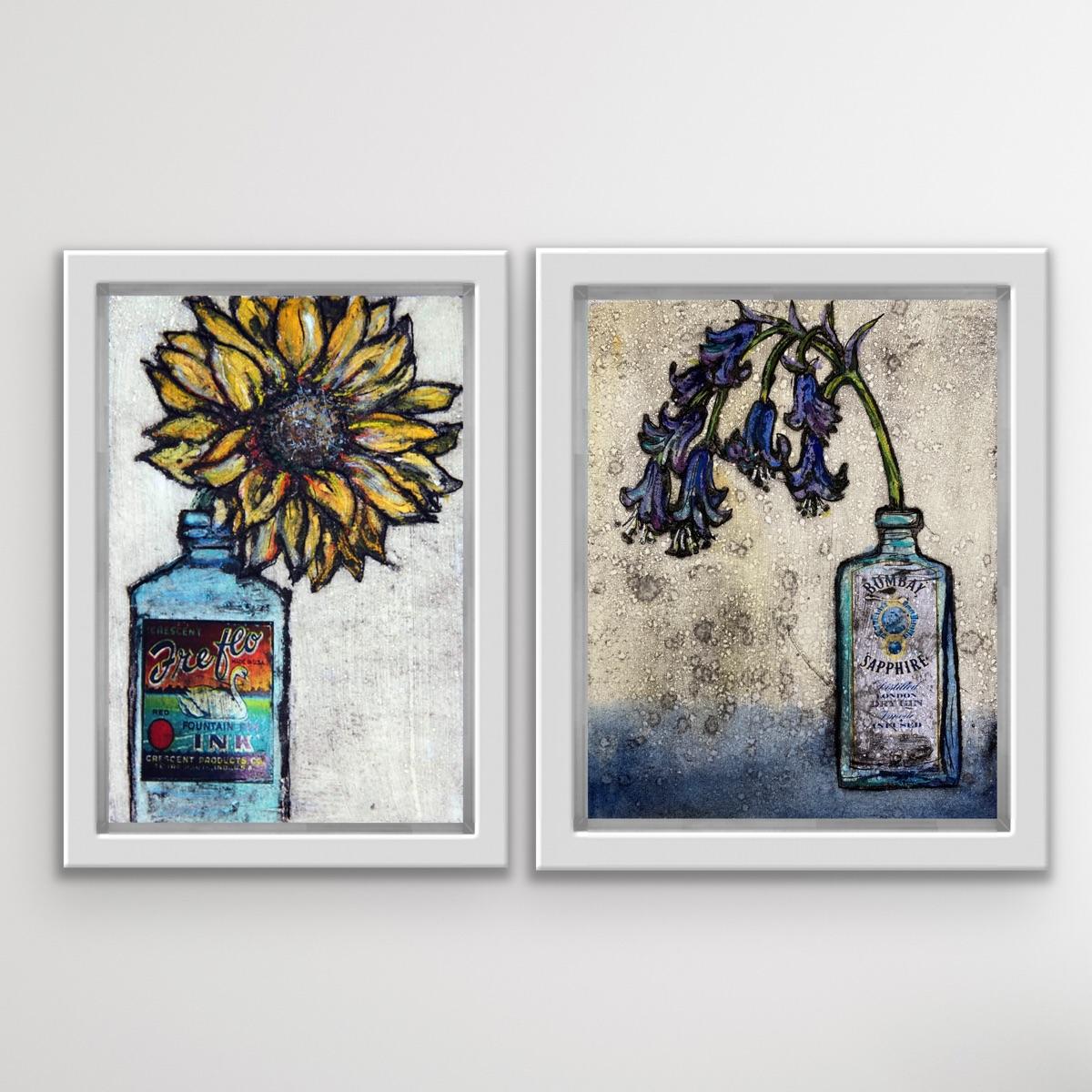 Quiet Schönheit und Sonnenblume in einer Flasche, Kunstdruck, Blumen, Blumen- und Blumenstillleben  – Print von Vicky Oldfield