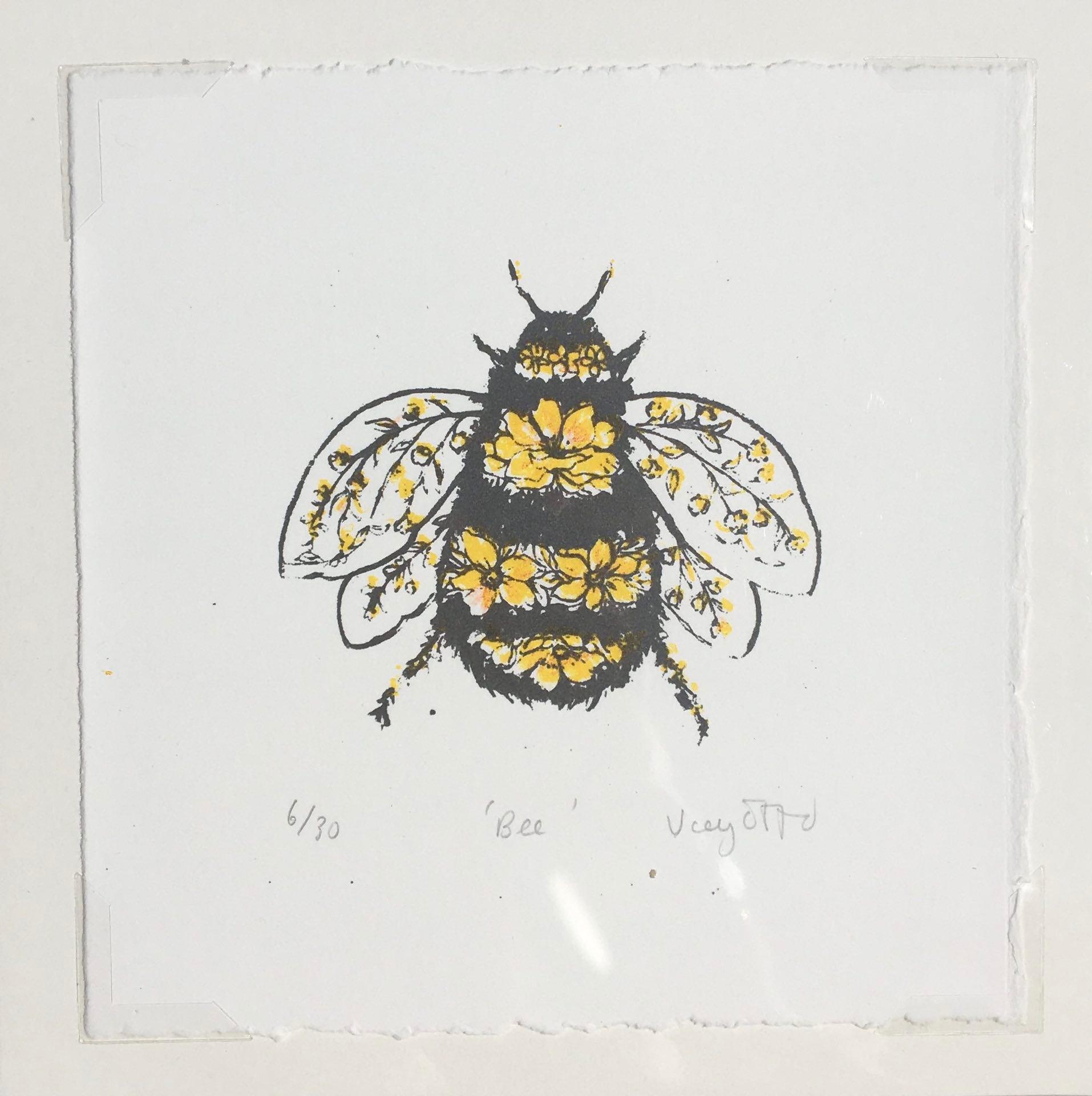 Vicky Oldfield
Bee
Limited Edition Silkscreen Print
Edition of 30
Image Size: H 11cm x W 12cm
Sheet Size: H 17cm x W 17cm x D 0.1cm
Sold Unframed
Please note that insitu images are purely an indication of how a piece may look

Bee is a Limited