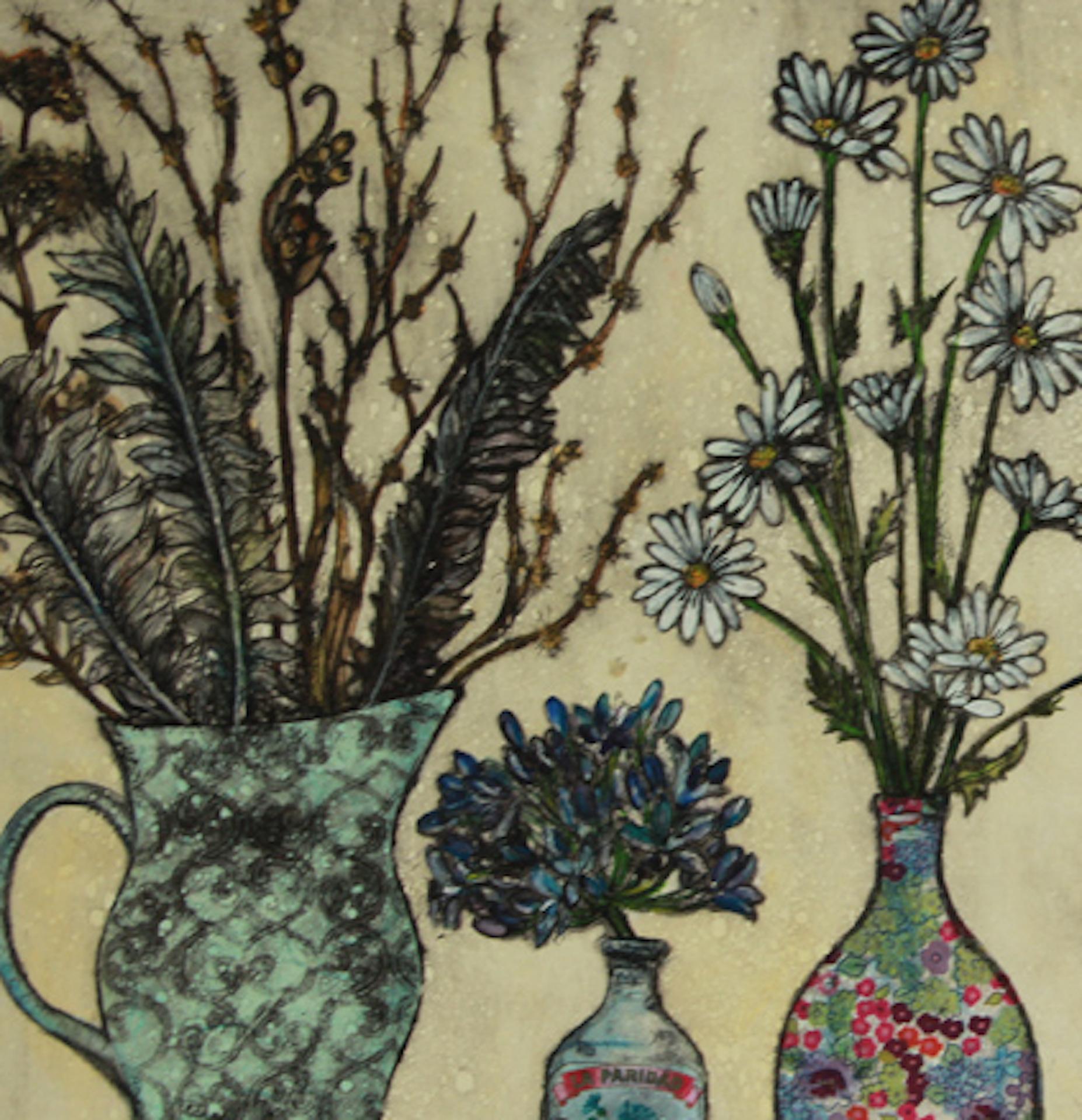 Vicky Oldfield, Feathers and Flowers, Nature morte, Art abordable, Art en ligne en vente 1