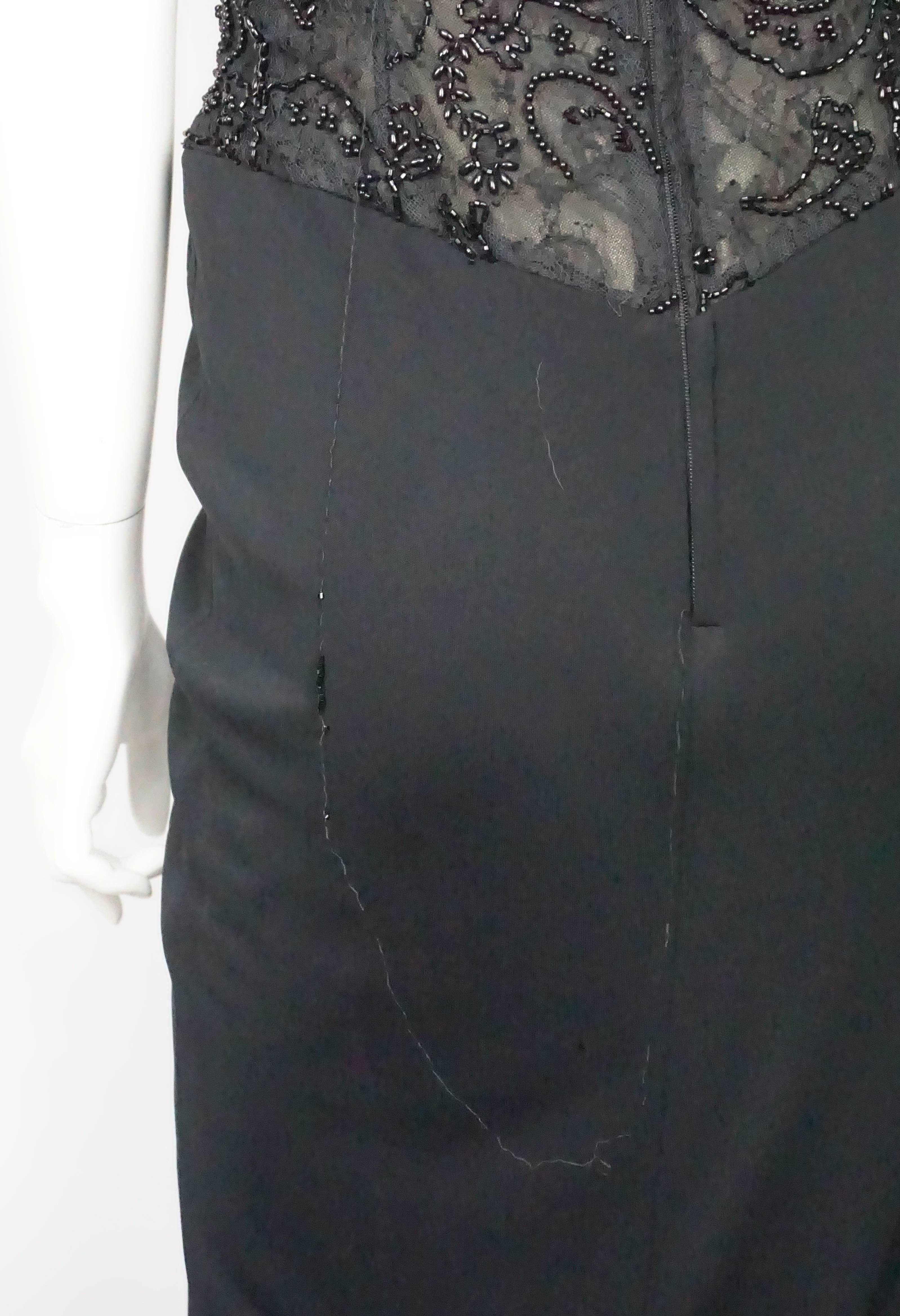 Vicky Tiel - Robe à épaules dénudées en dentelle noire et soie perlée  Pour femmes en vente