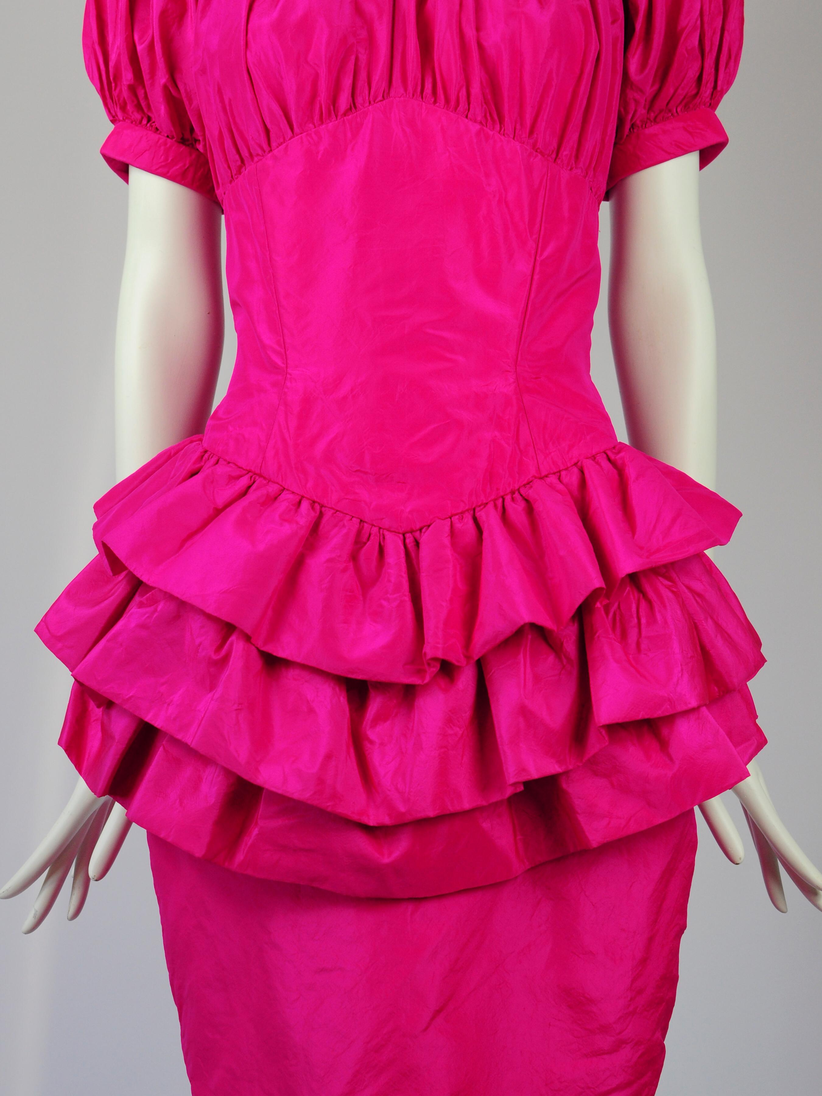 Vicky Tiel Couture Cocktail Dress Fuchsia Pink Silk Ruffles 1990s In Good Condition For Sale In AMSTERDAM, NL