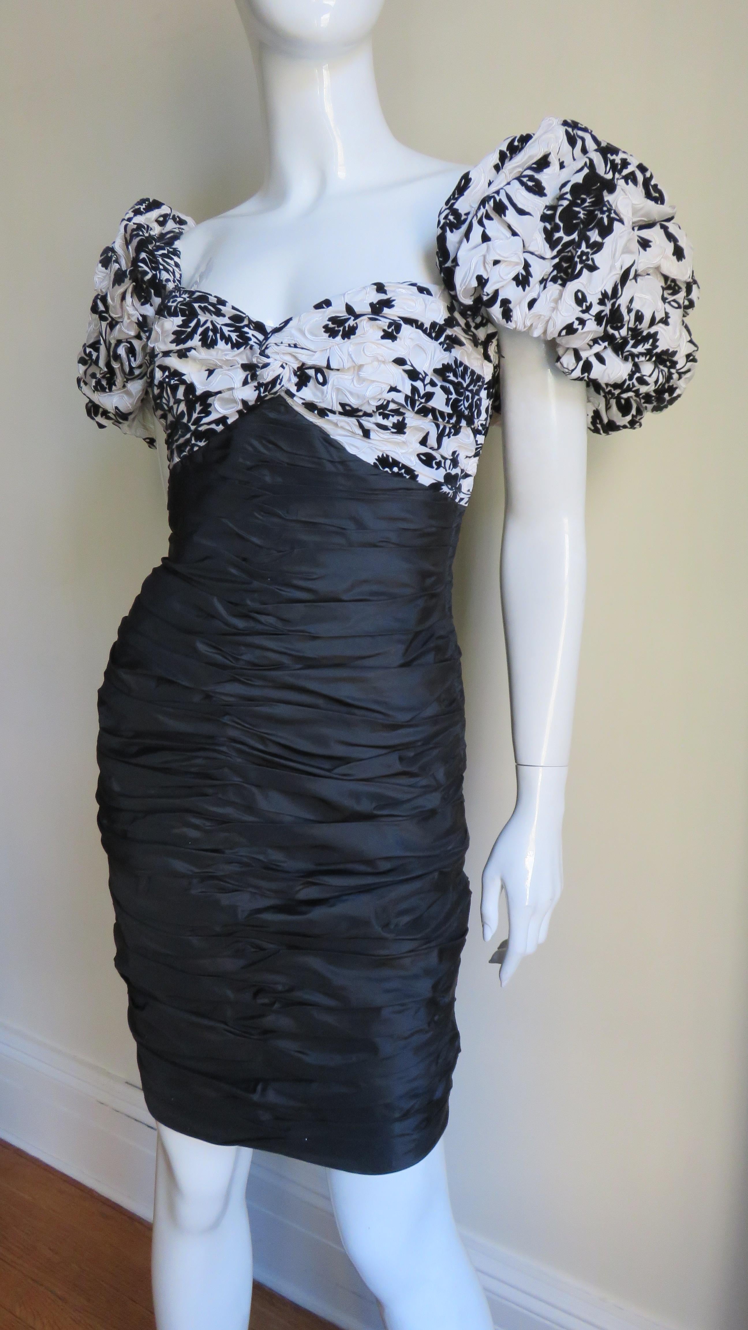 Vicky Tiel Couture Color Block Silk Dress In Excellent Condition For Sale In Water Mill, NY