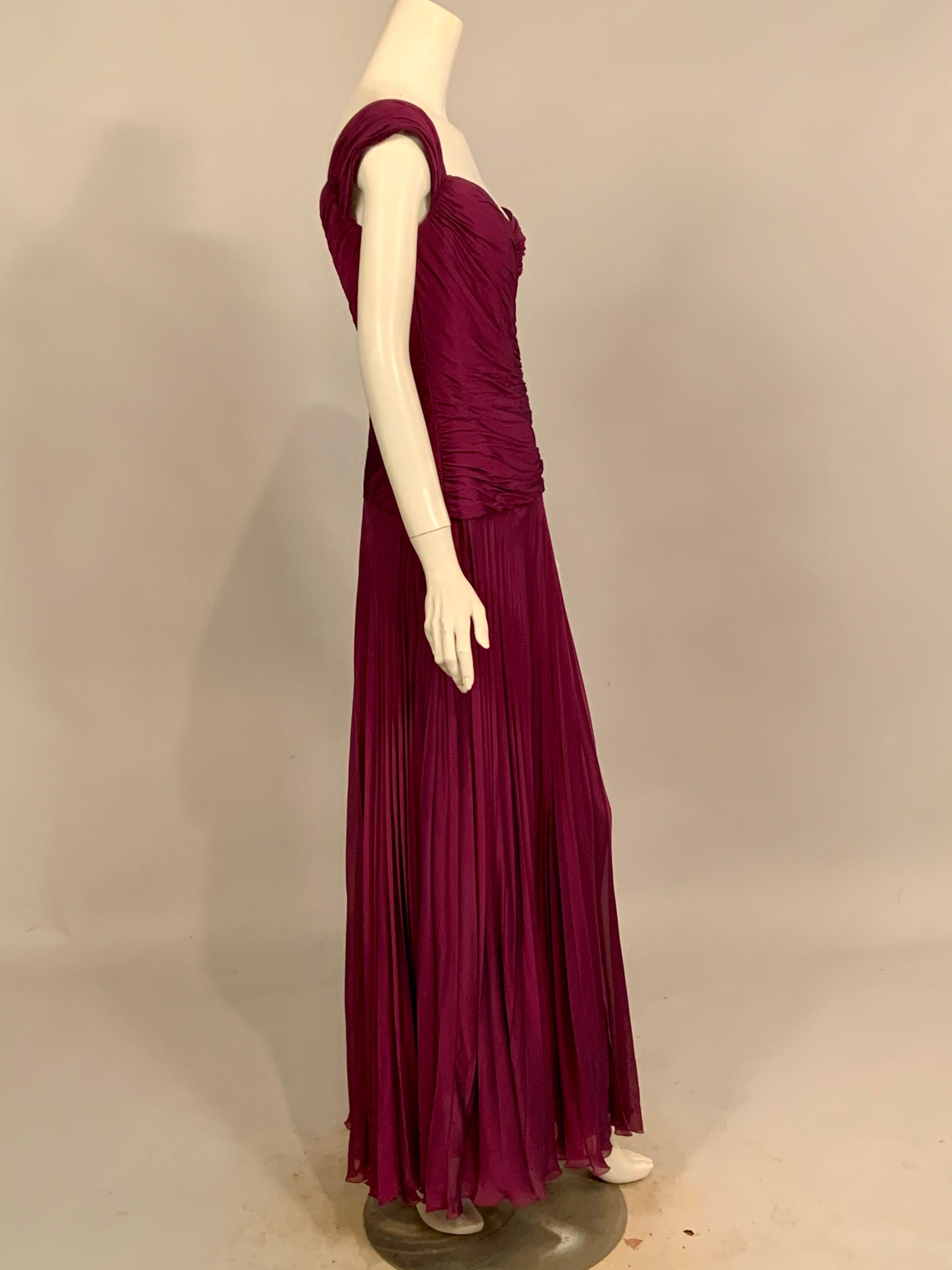 Vicky Tiel, Paris  Pleated Violet Silk Chiffon Evening Dress In Good Condition In New Hope, PA