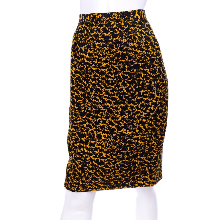 Vicky Tiel Peplum Top & Skirt Dress / Suit in Yellow & Black Abstract Silk Print In Excellent Condition For Sale In Portland, OR