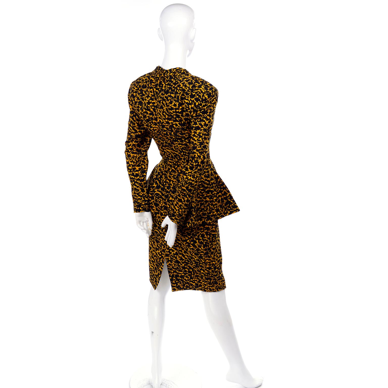 Robe et jupe péplum Vicky Tiel en soie imprimée abstraite jaune et noire Pour femmes en vente
