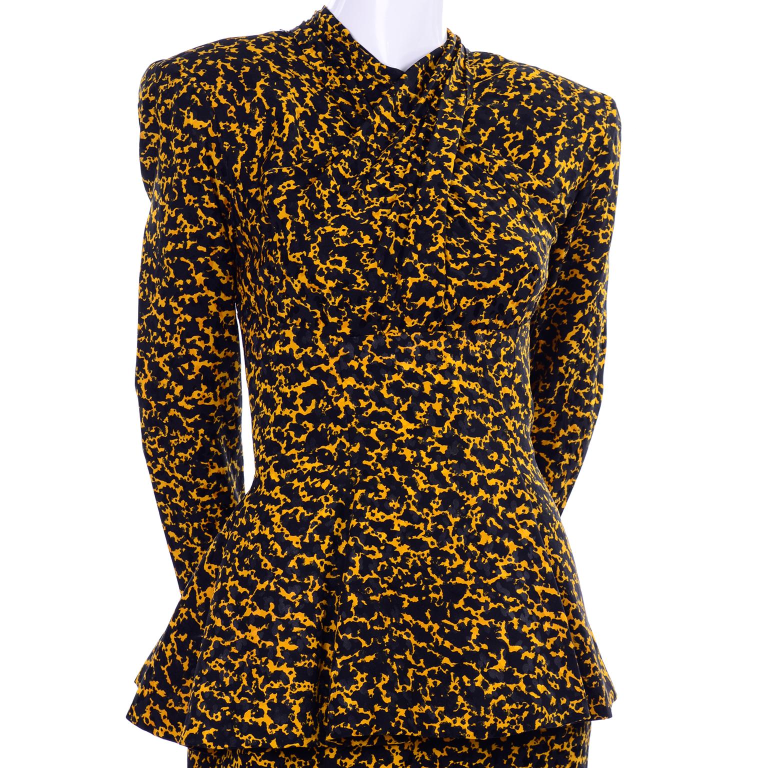 Women's Vicky Tiel Peplum Top & Skirt Dress / Suit in Yellow & Black Abstract Silk Print For Sale