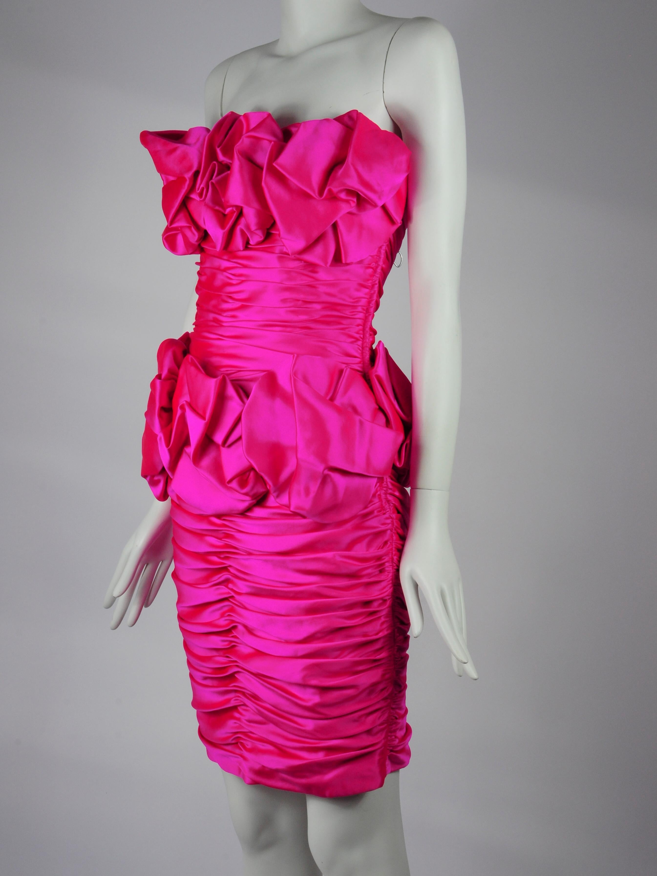 Vicky Tiel: Couture-Cocktailkleid aus Seide in Fuchsia in Rosa, 1980er Jahre im Angebot 2