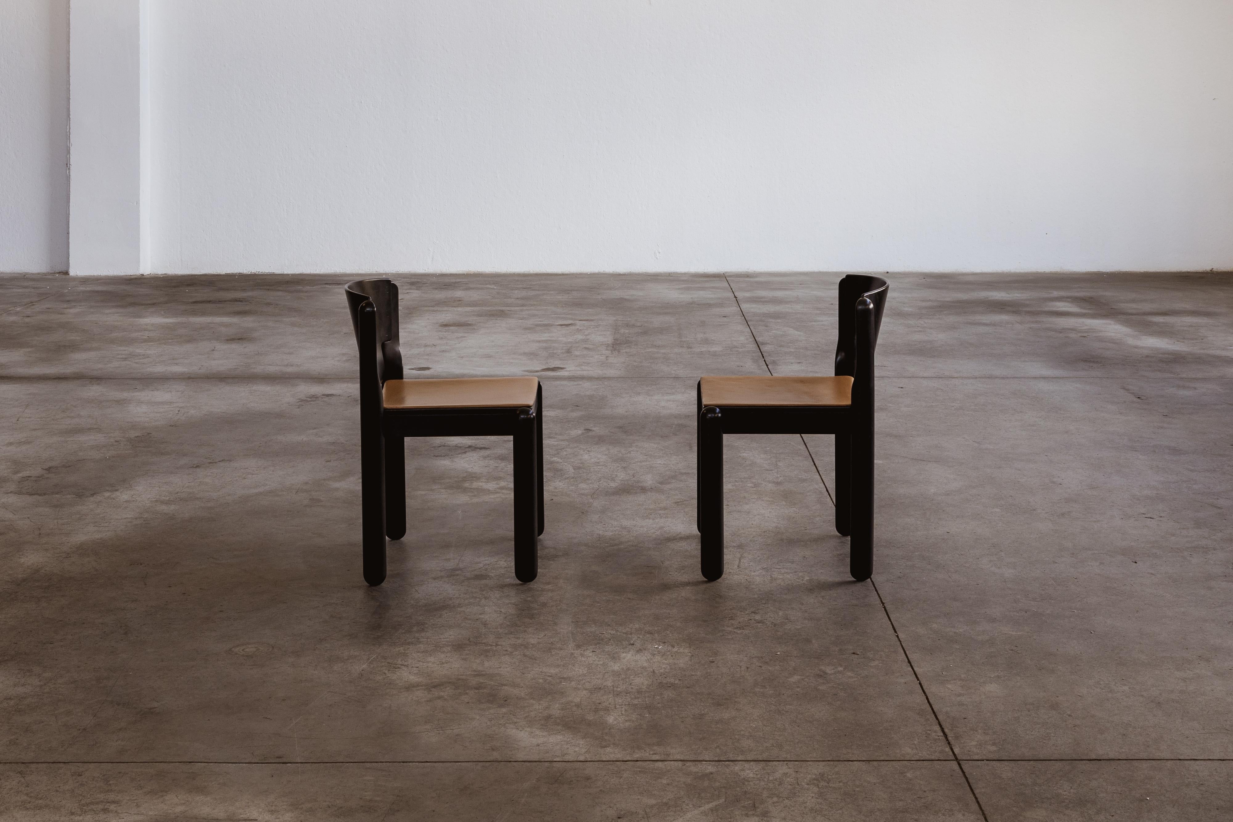 Stühle „122“ von Vico Magistretti für Cassina, 1967, 2er-Set, Set im Angebot 4