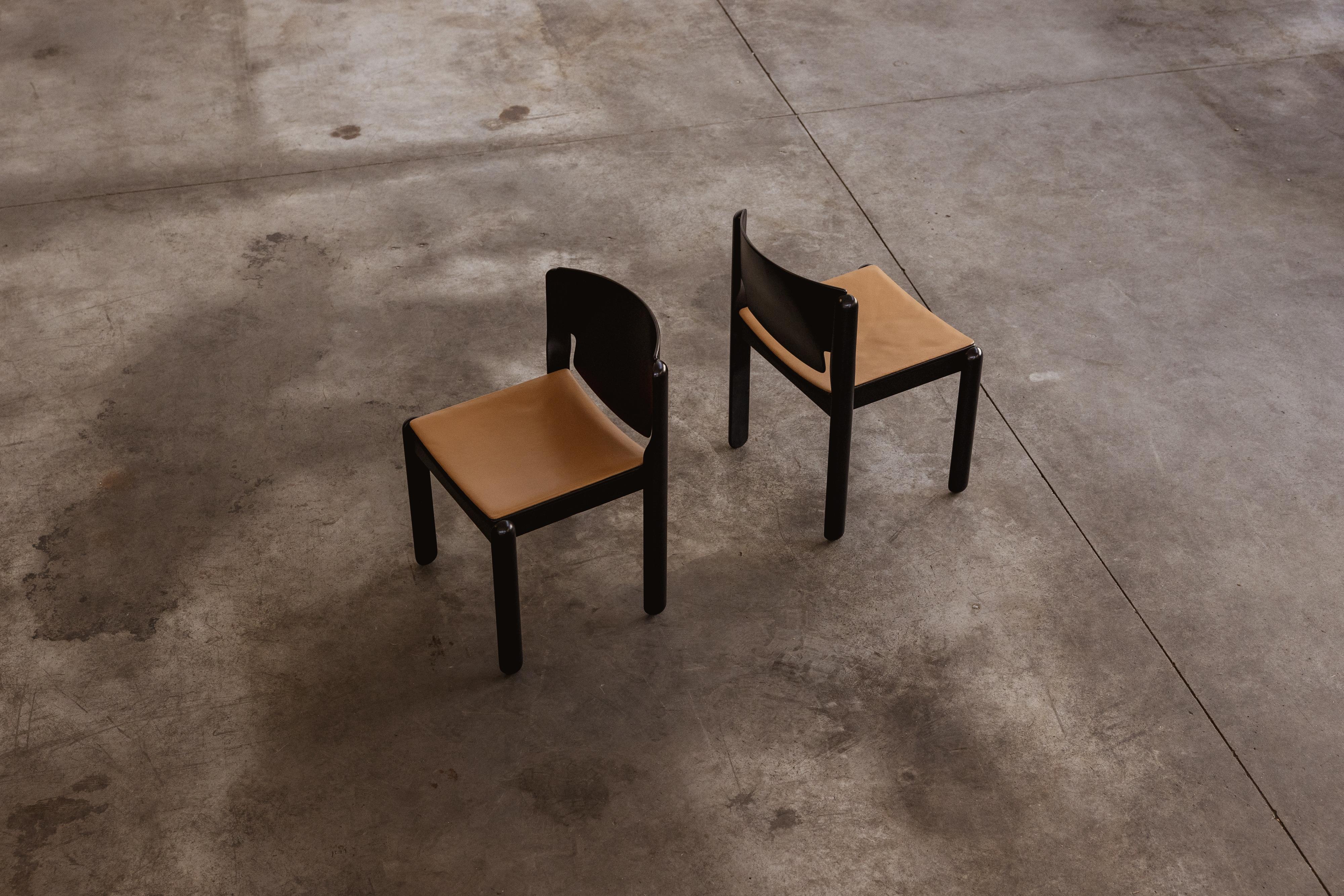 Stühle „122“ von Vico Magistretti für Cassina, 1967, 2er-Set, Set (Moderne der Mitte des Jahrhunderts) im Angebot