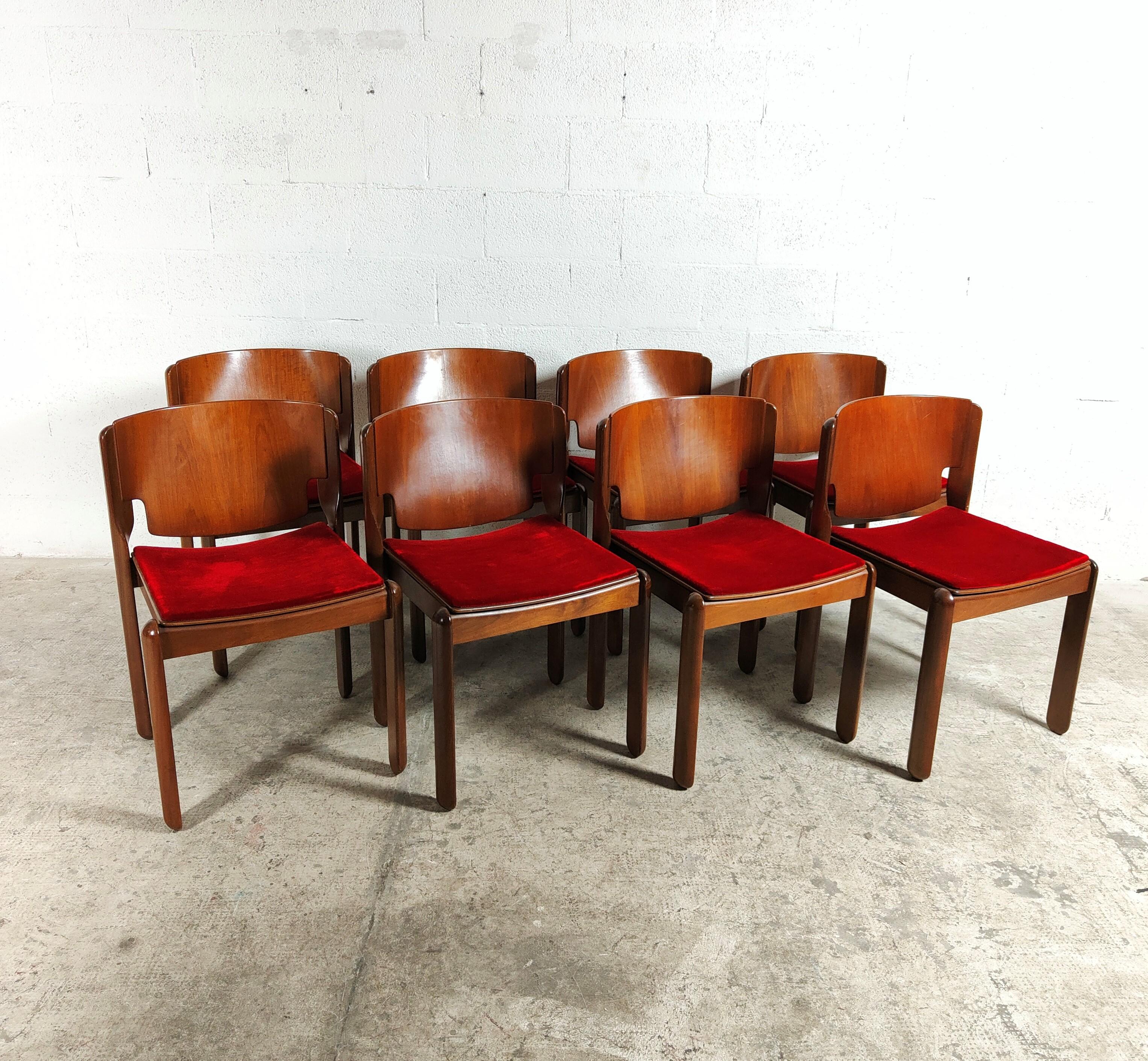 Mid-Century Modern Vico Magistretti 122 Model Chairs for Cassina, 1967