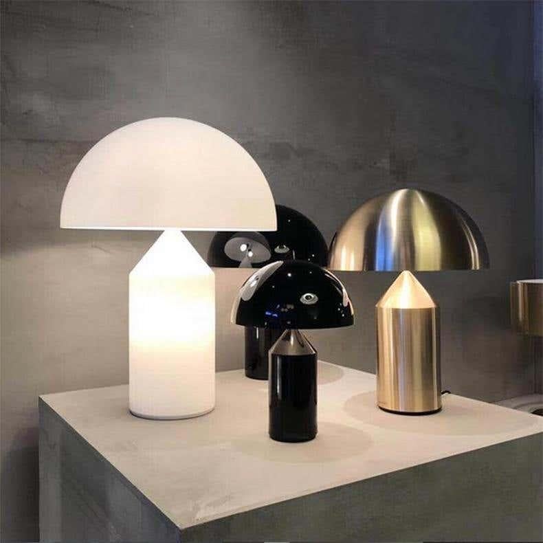 Métal Vico Magistretti 'Atollo' Petite lampe à poser en métal noir Oluce en vente