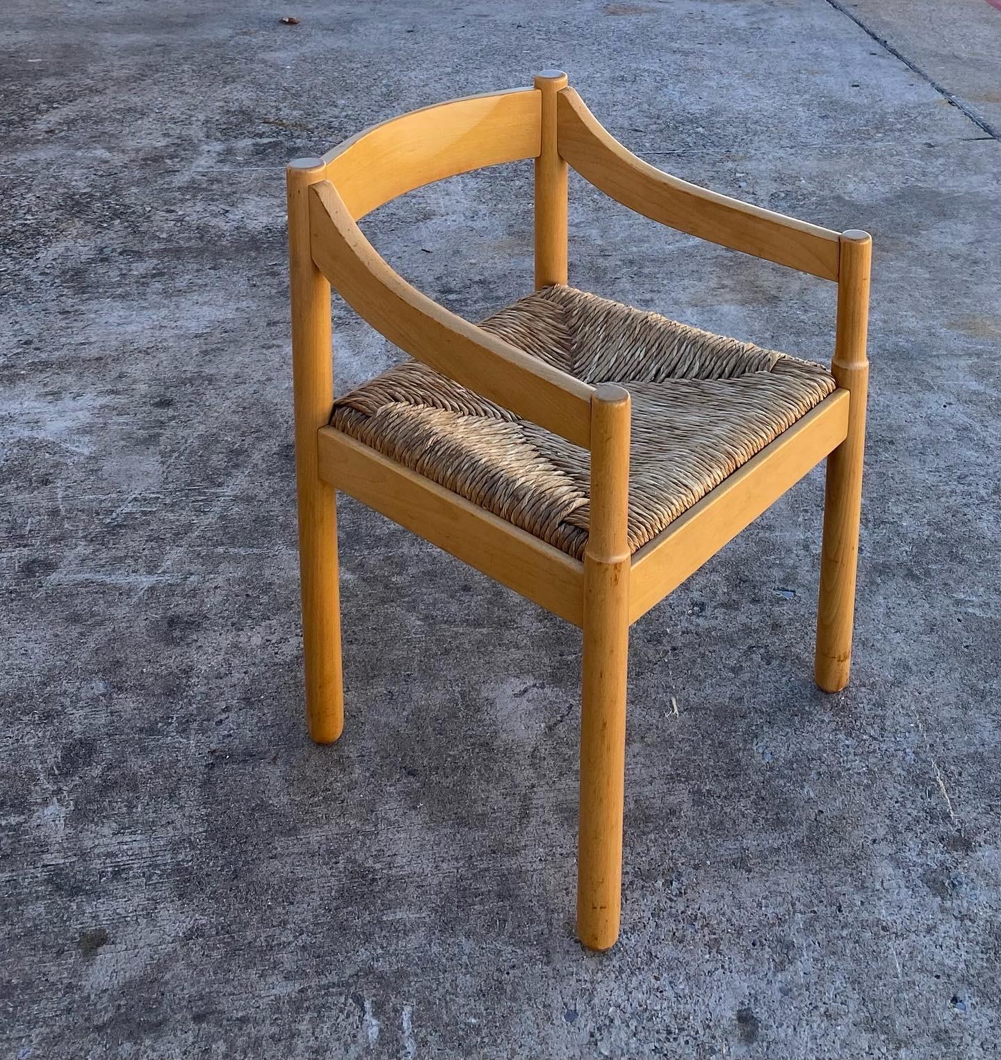 Mid-Century moderno Sedia Carimate di Vico Magistretti in Beeche + Tessuto di Giunco in vendita