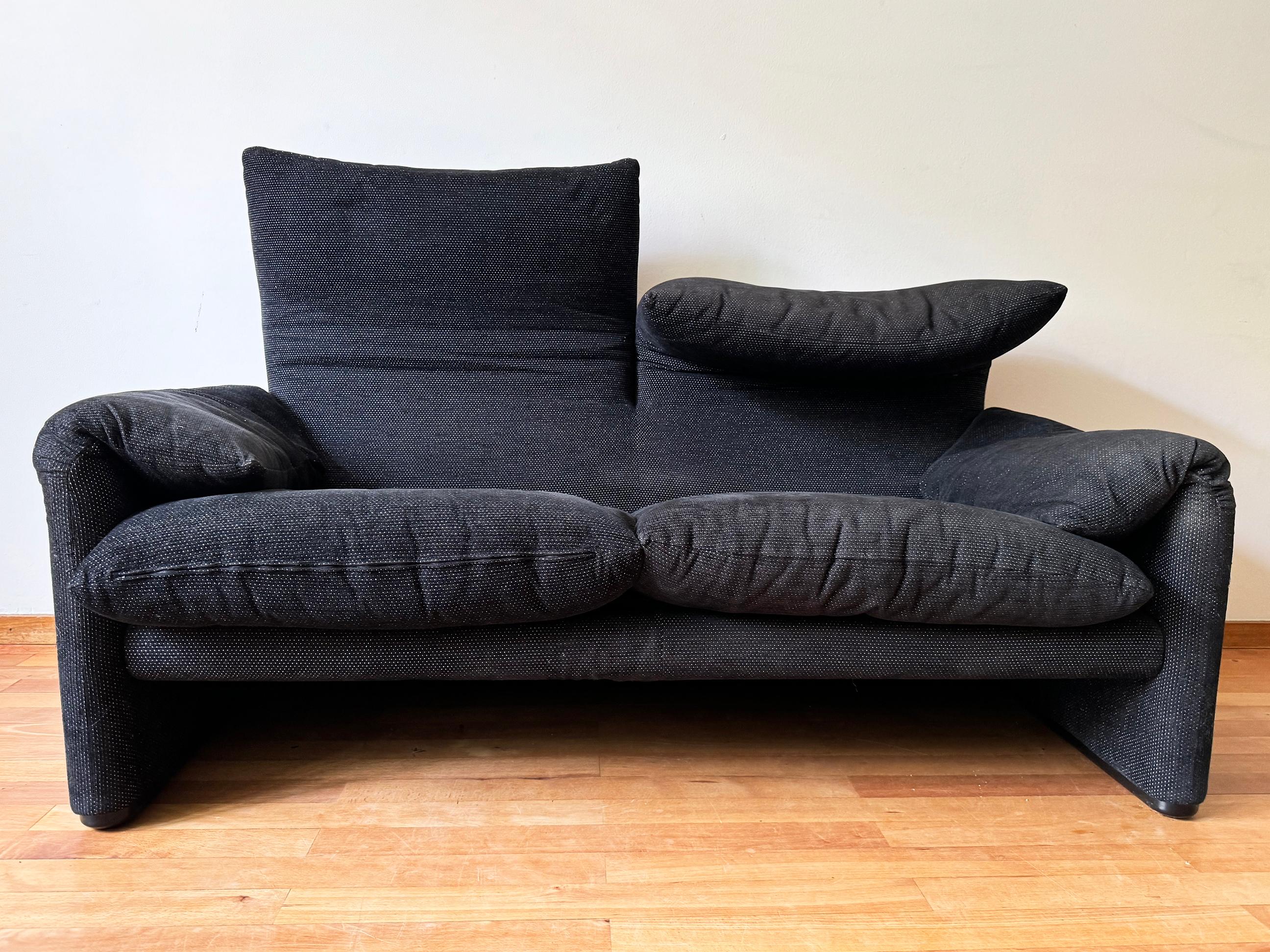 Vico Magistretti Loveseat Negro de 2 Plazas Sofá Maralunga Cassina, Italia, Años 80 en venta 4