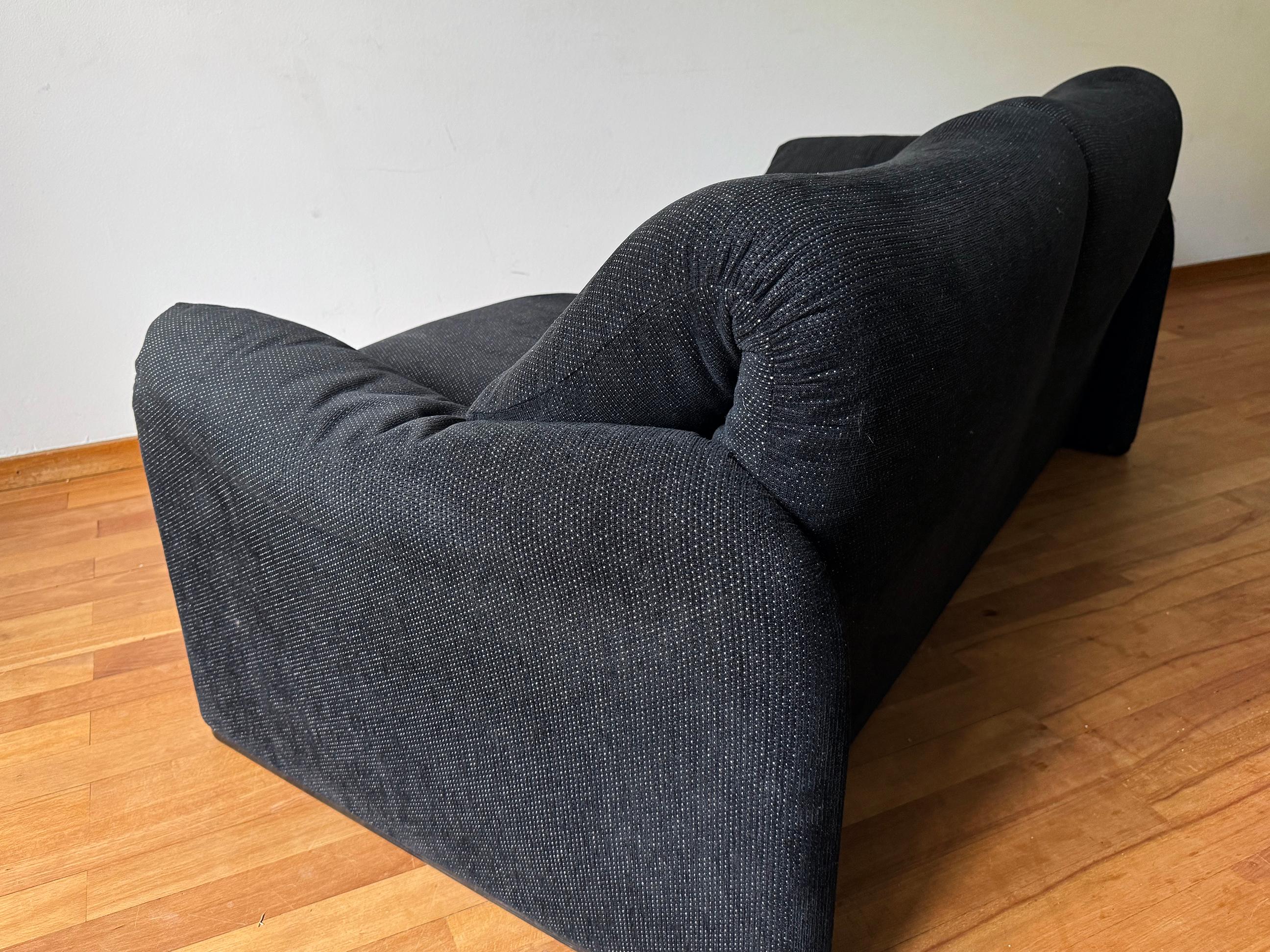 Vico Magistretti Loveseat Negro de 2 Plazas Sofá Maralunga Cassina, Italia, Años 80 finales del siglo XX en venta
