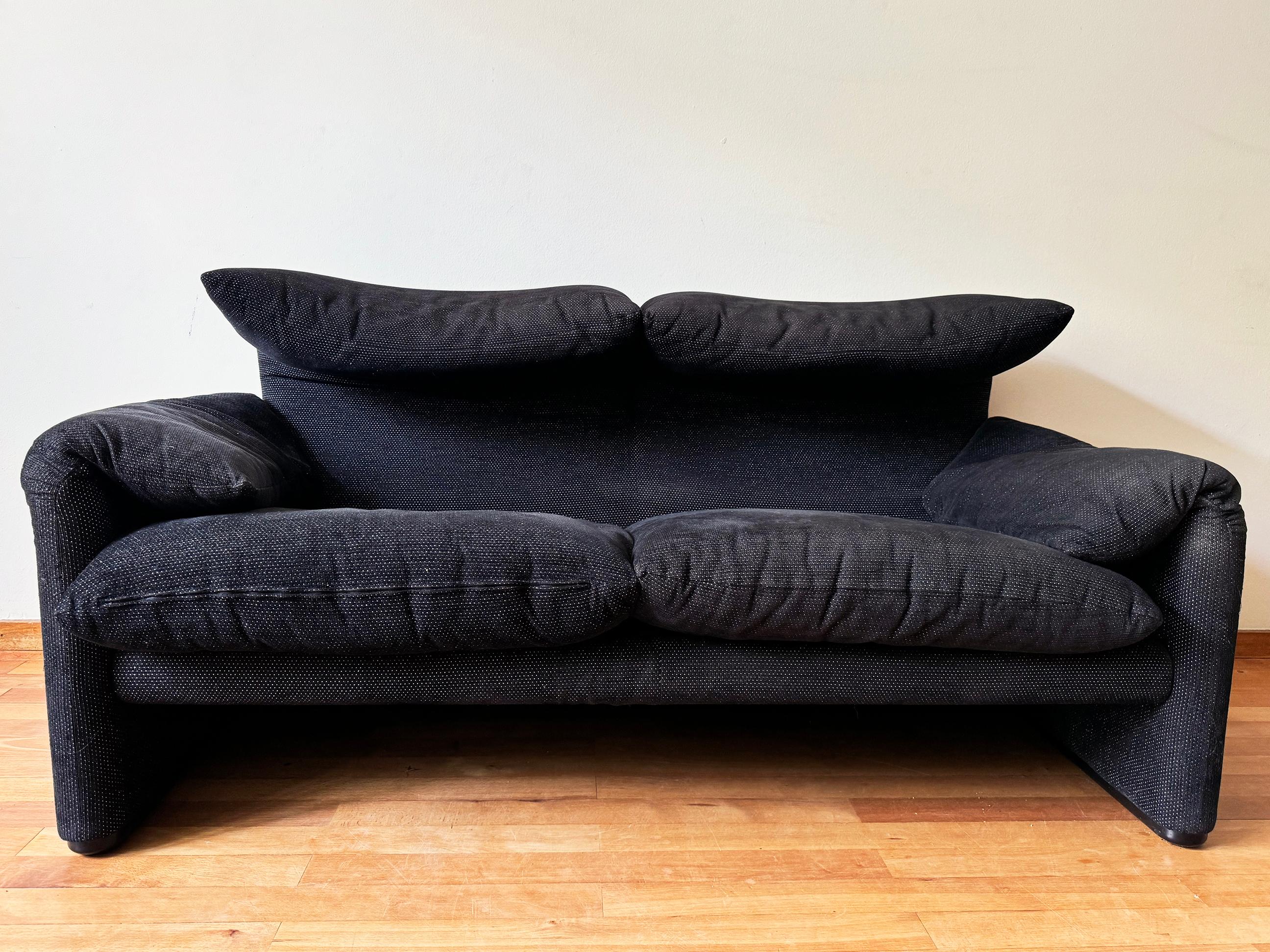 Vico Magistretti Loveseat Negro de 2 Plazas Sofá Maralunga Cassina, Italia, Años 80 en venta 1