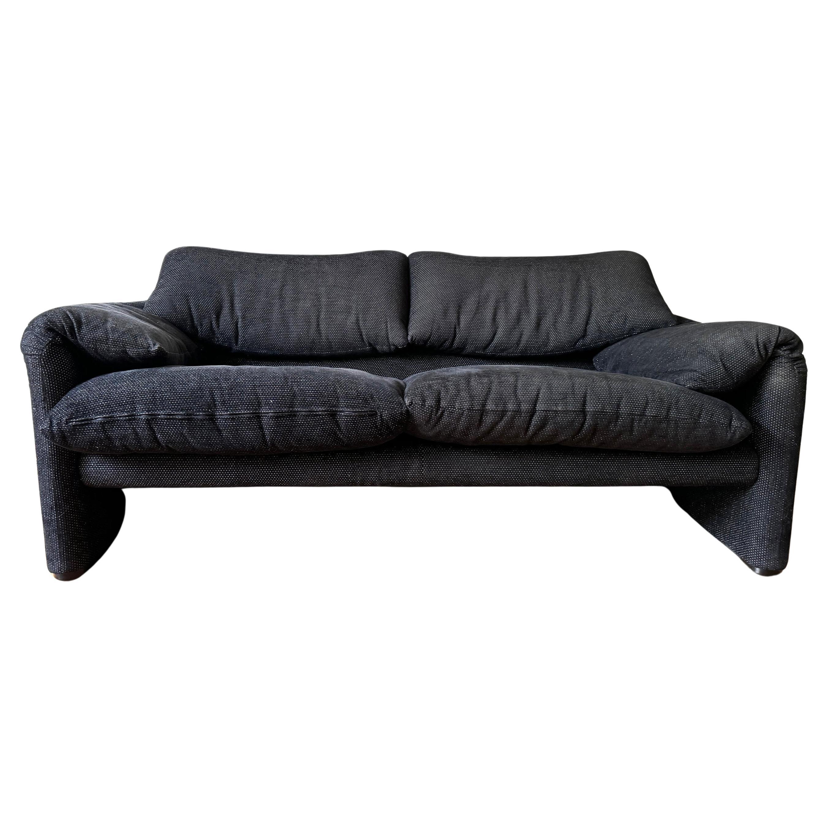 Vico Magistretti Schwarzes 2-Sitzer- Loveseat Maralunga-Sofa Cassina, Italien, 80er Jahre