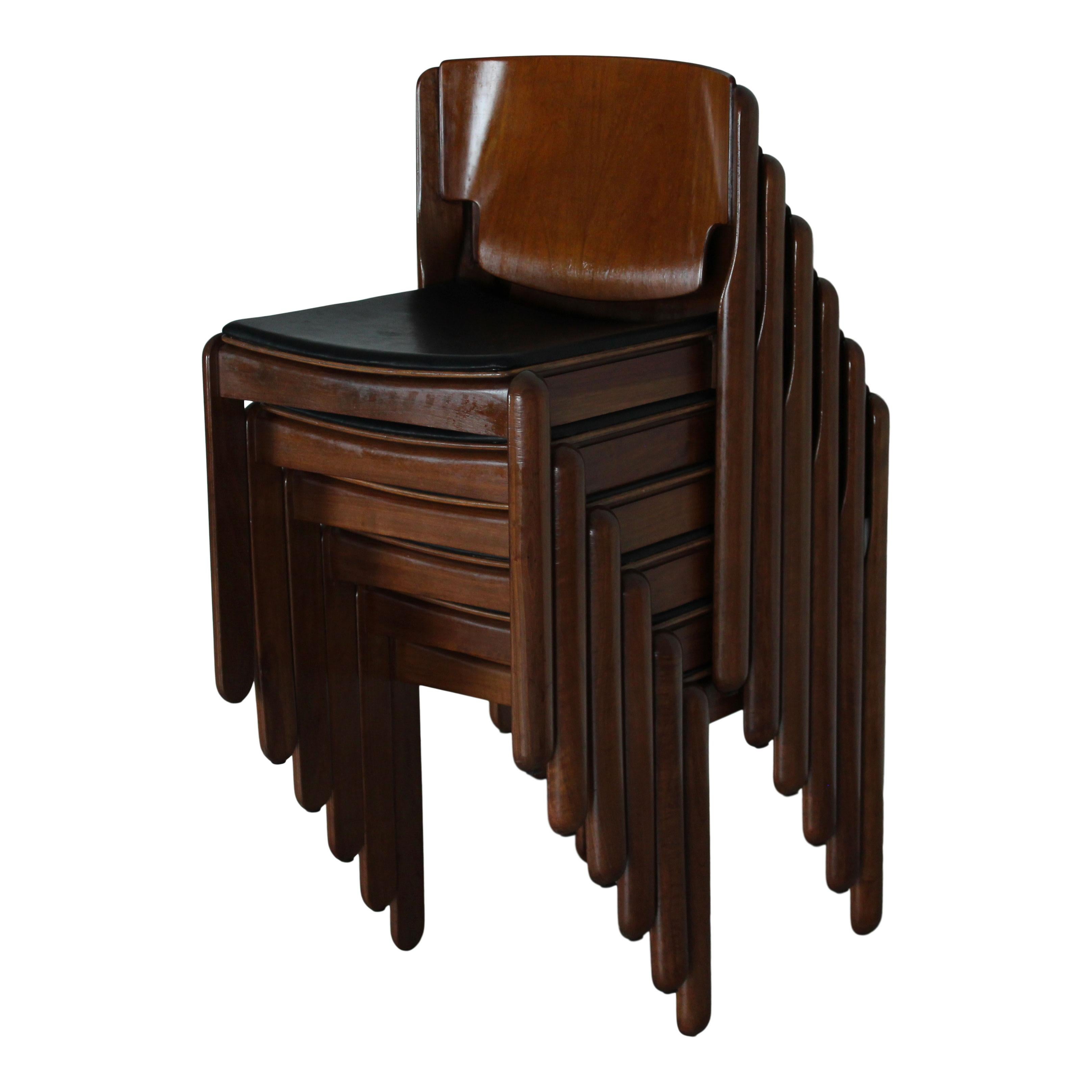 Vico Magistretti Chaise de salle à manger en cuir noir 122 pour Cassina, 1968, ensemble de 6 pièces en vente 3