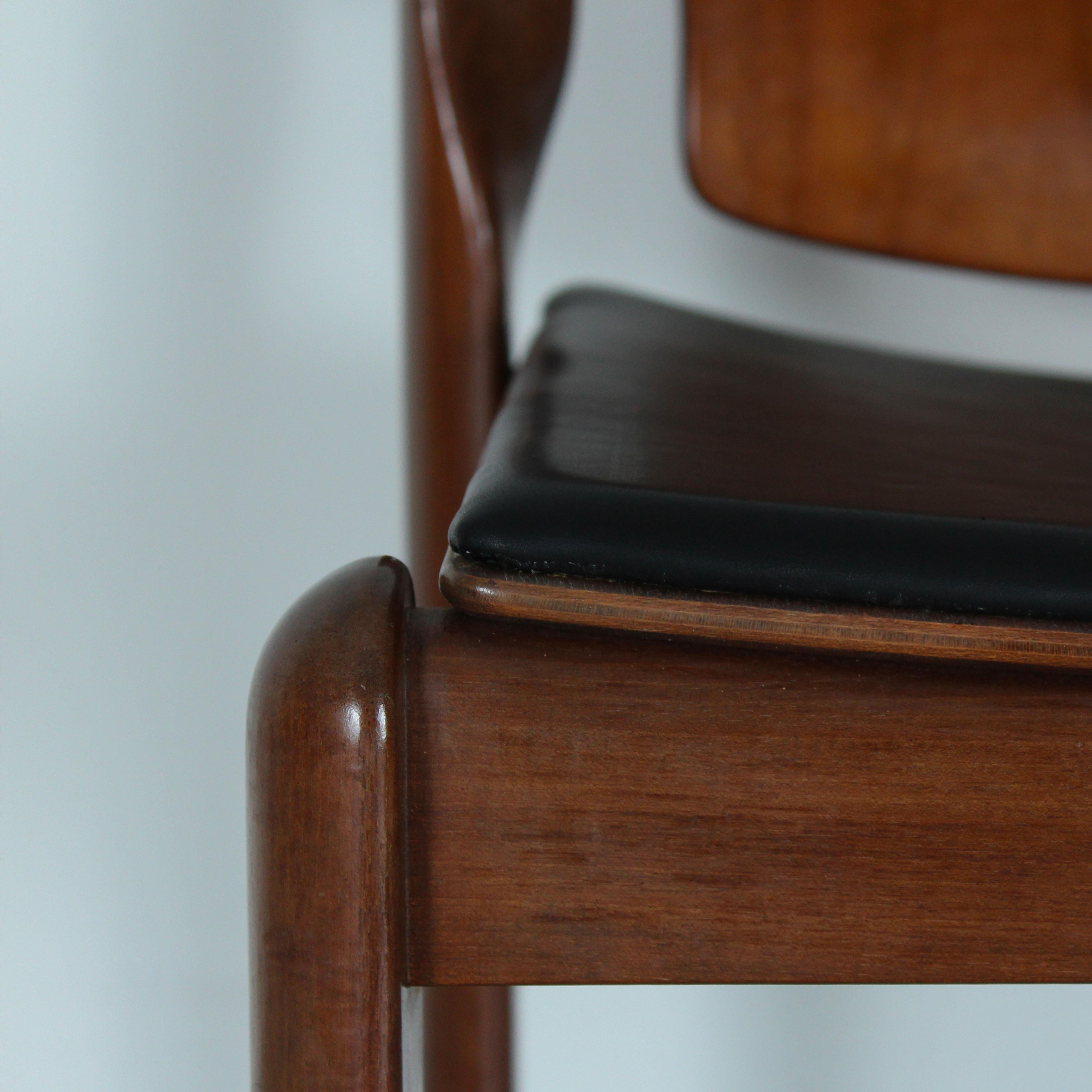 Vico Magistretti Chaise de salle à manger en cuir noir 122 pour Cassina, 1968, ensemble de 6 pièces en vente 13