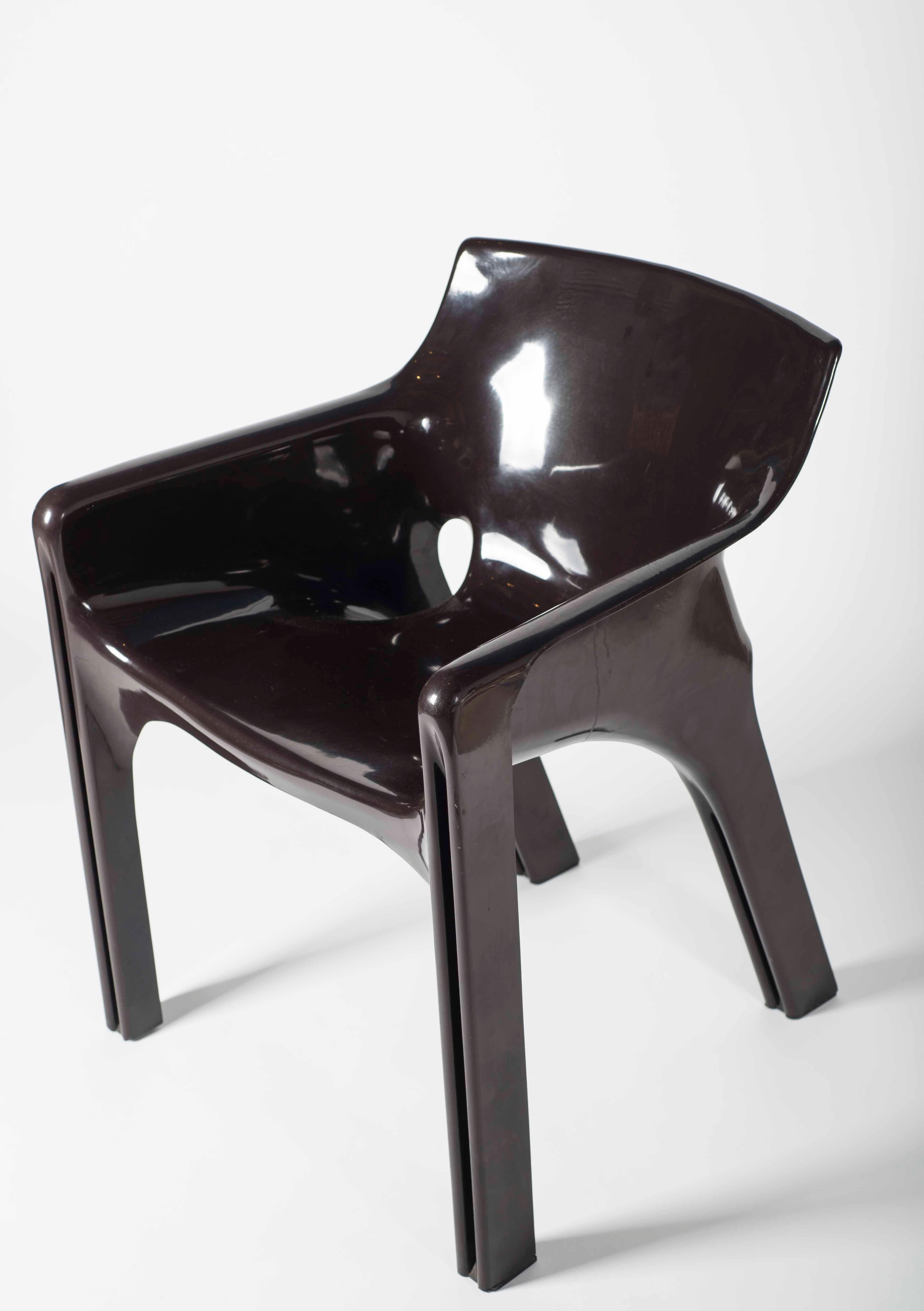 20th Century Vico Magistretti Brown Plastic Chairs Gaudi For Sale