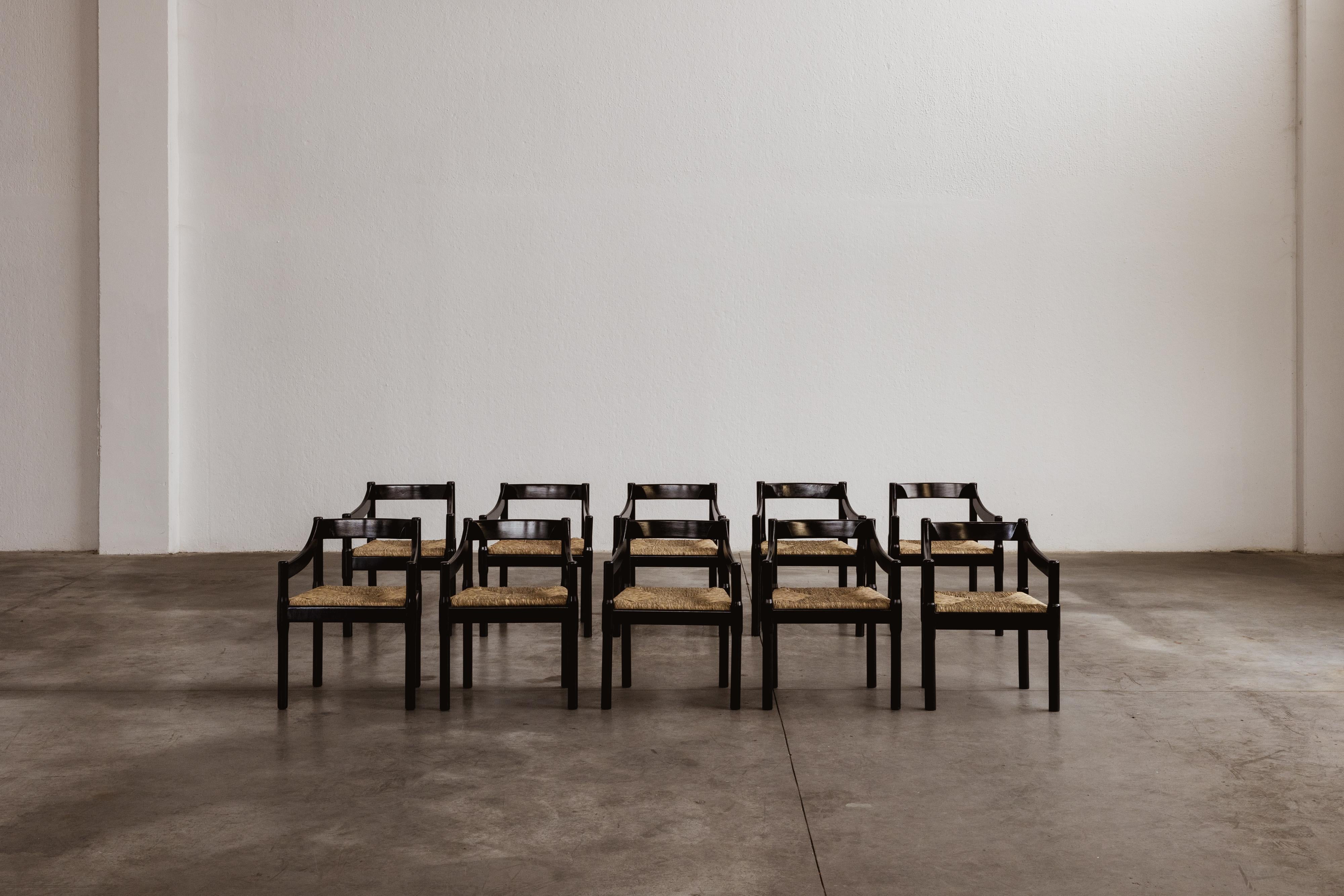Vico Magistretti Carimate-Stühle für Cassina, Schwarzes Holz, 1960, 10er-Set im Zustand „Gut“ im Angebot in Lonigo, Veneto