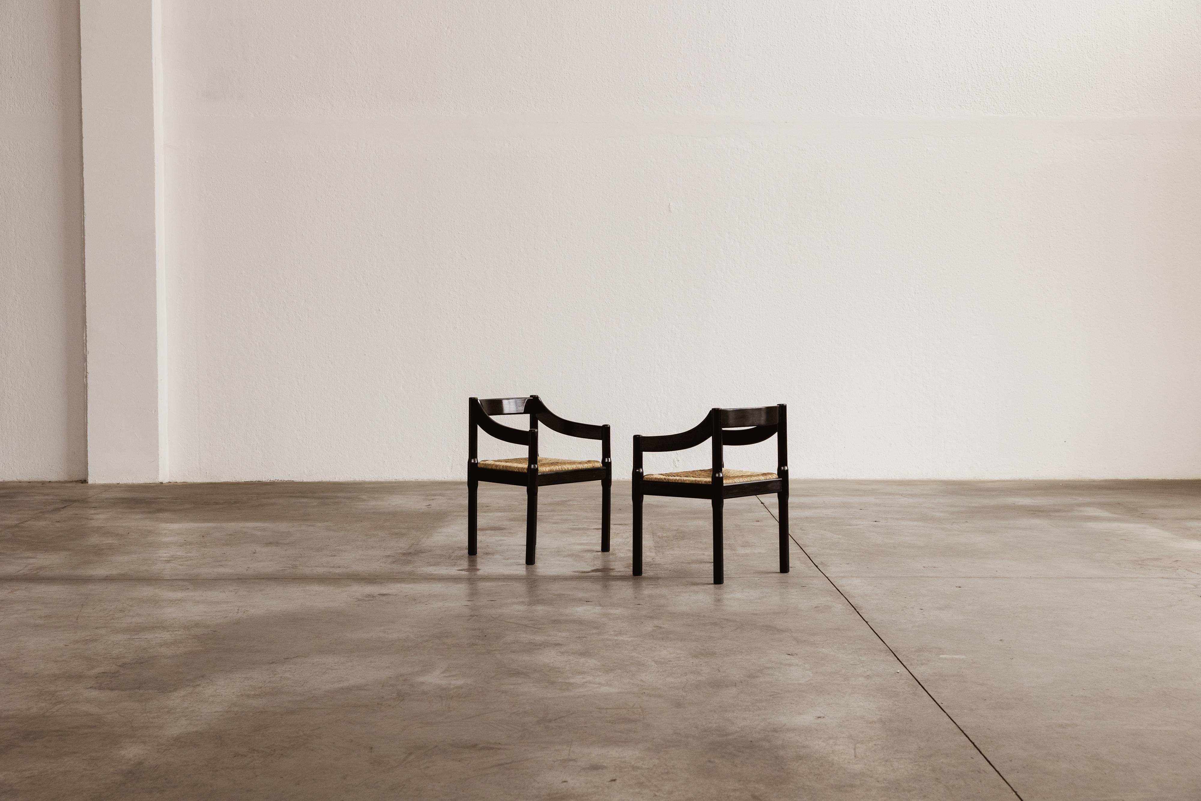 Vico Magistretti Carimate Stühle für Cassina, Schwarzes Holz, 1960, 2er Set im Angebot 3