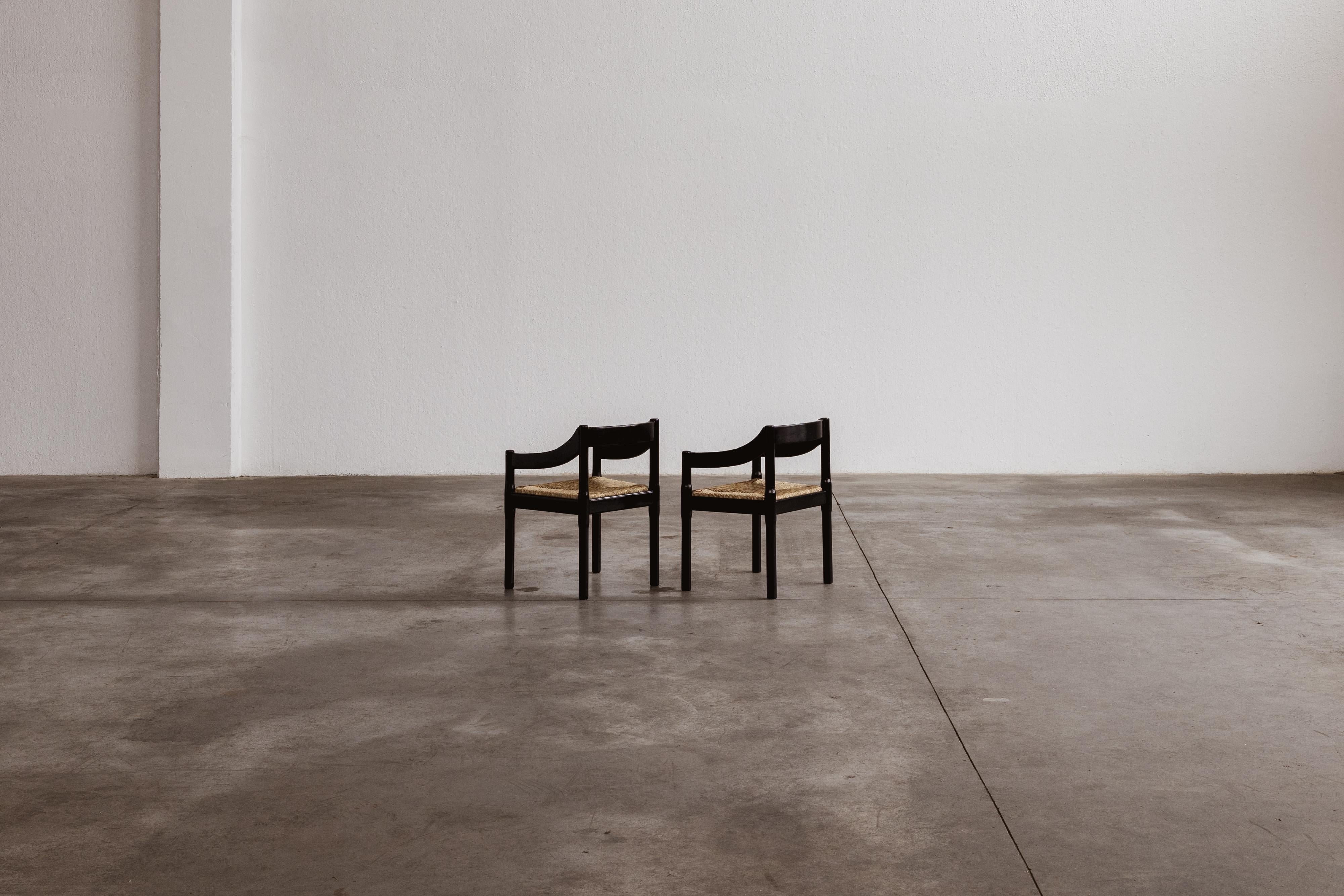 Vico Magistretti Carimate Stühle für Cassina, Schwarzes Holz, 1960, 2er Set im Zustand „Gut“ im Angebot in Lonigo, Veneto