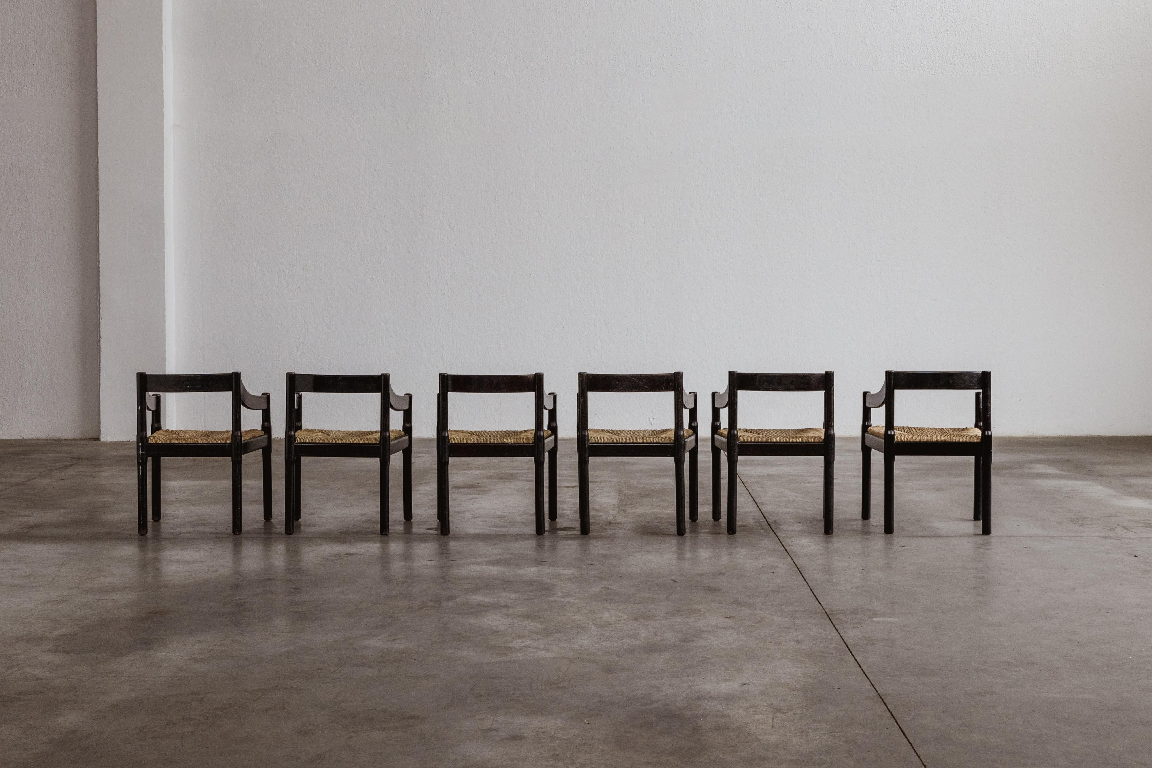 Vico Magistretti “Carimate” Chairs for Cassina, Black Wood, 1960, set of 6 In Good Condition For Sale In Lonigo, Veneto