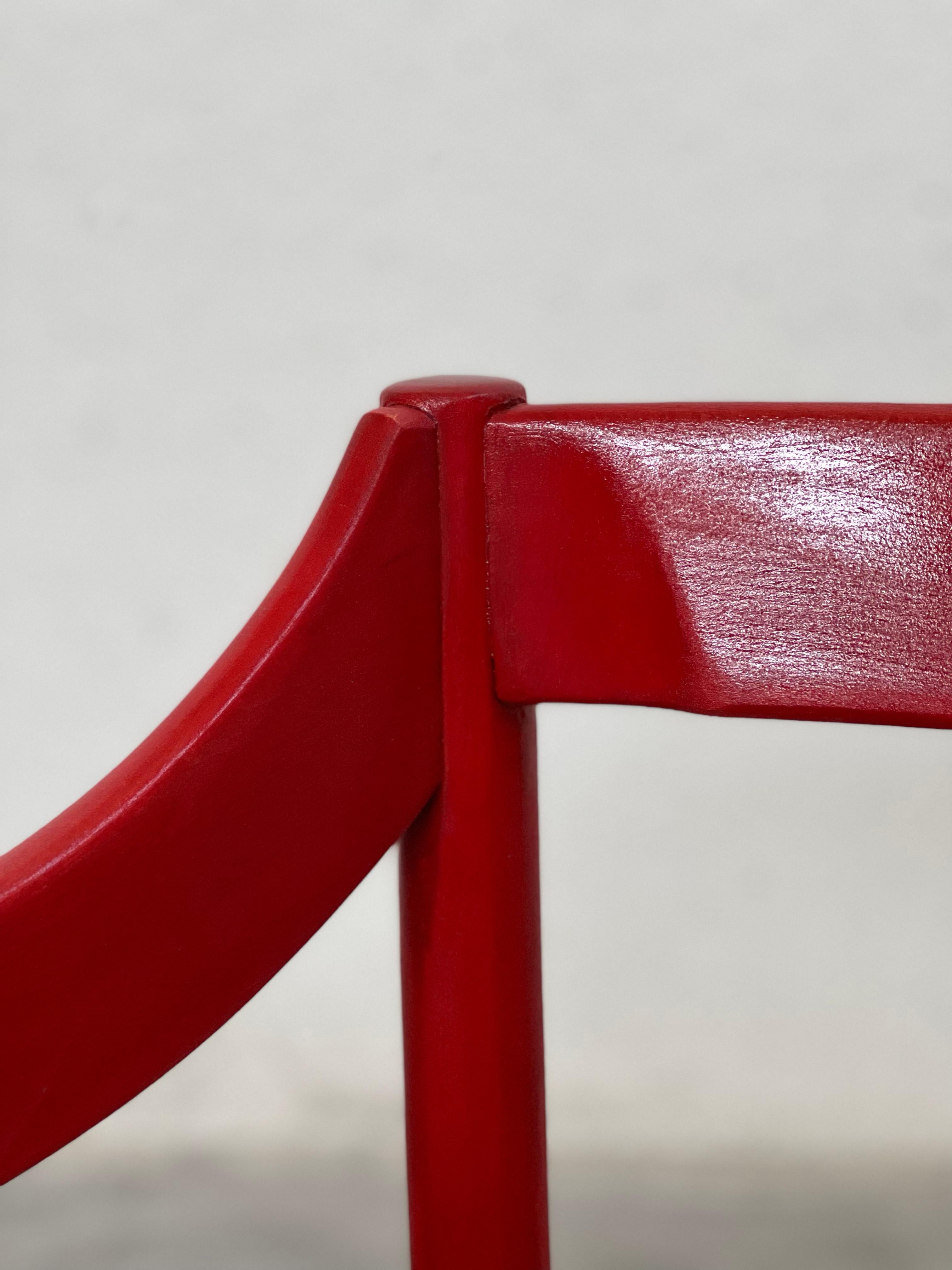 Vico Magistretti Carimate Esszimmerstuhl für Cassina, rot lackiert, 1960 (Moderne der Mitte des Jahrhunderts) im Angebot