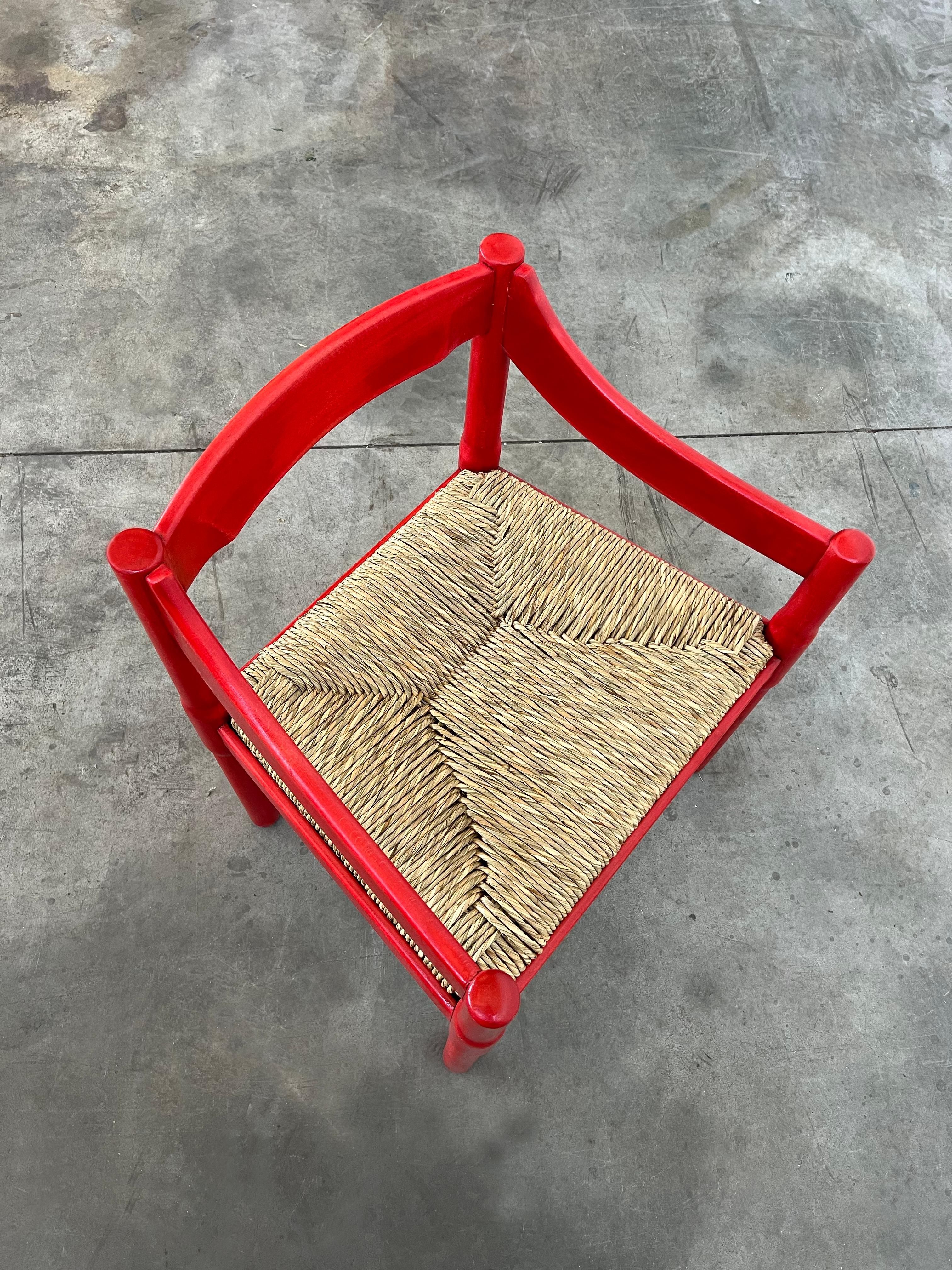 Vico Magistretti Carimate Esszimmerstuhl für Cassina, rot lackiert, 1960 (Mitte des 20. Jahrhunderts) im Angebot