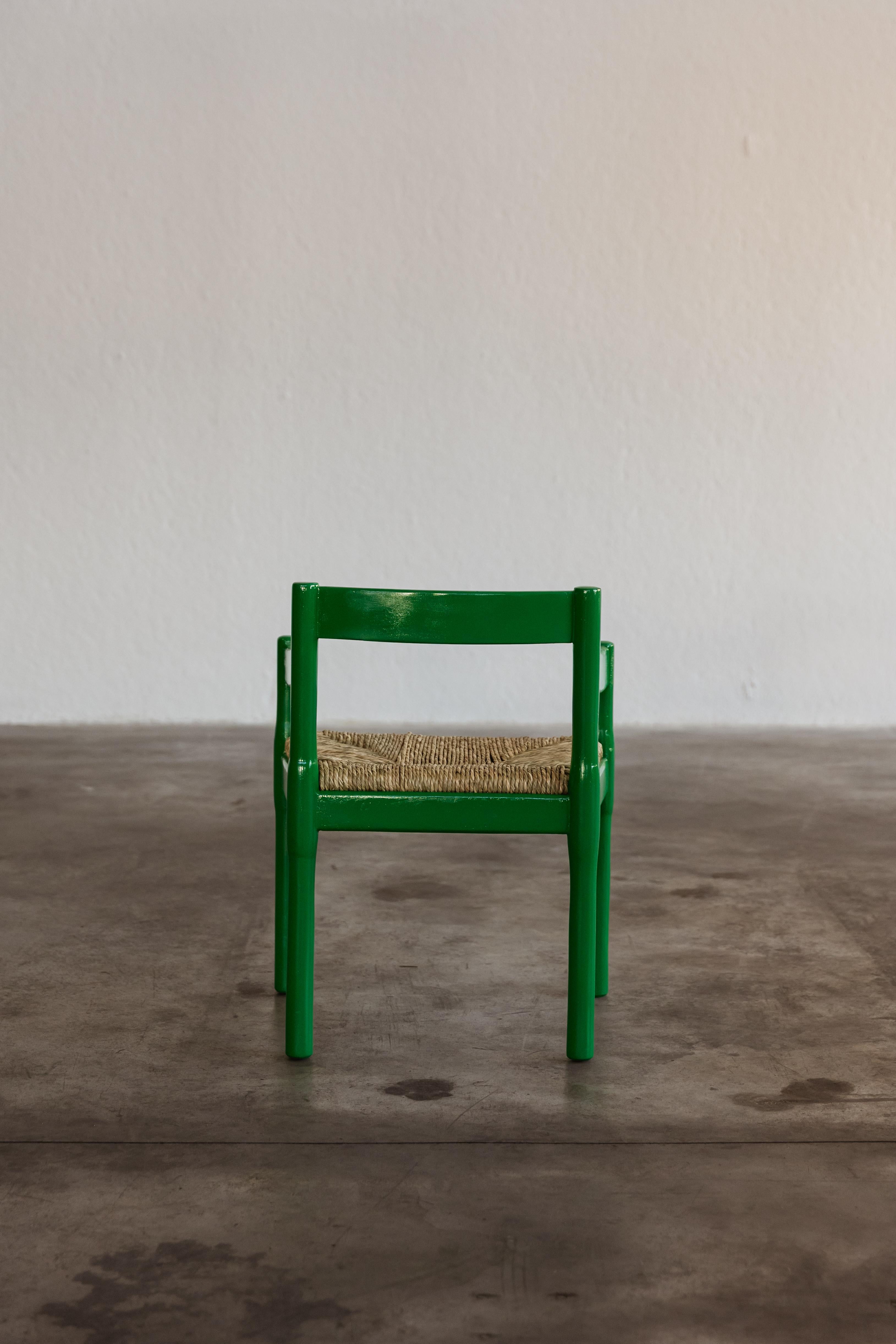 Esszimmerstuhl „Carimate“ von Vico Magistretti für Cassina, lackiertes Grün, 1960 im Angebot 1
