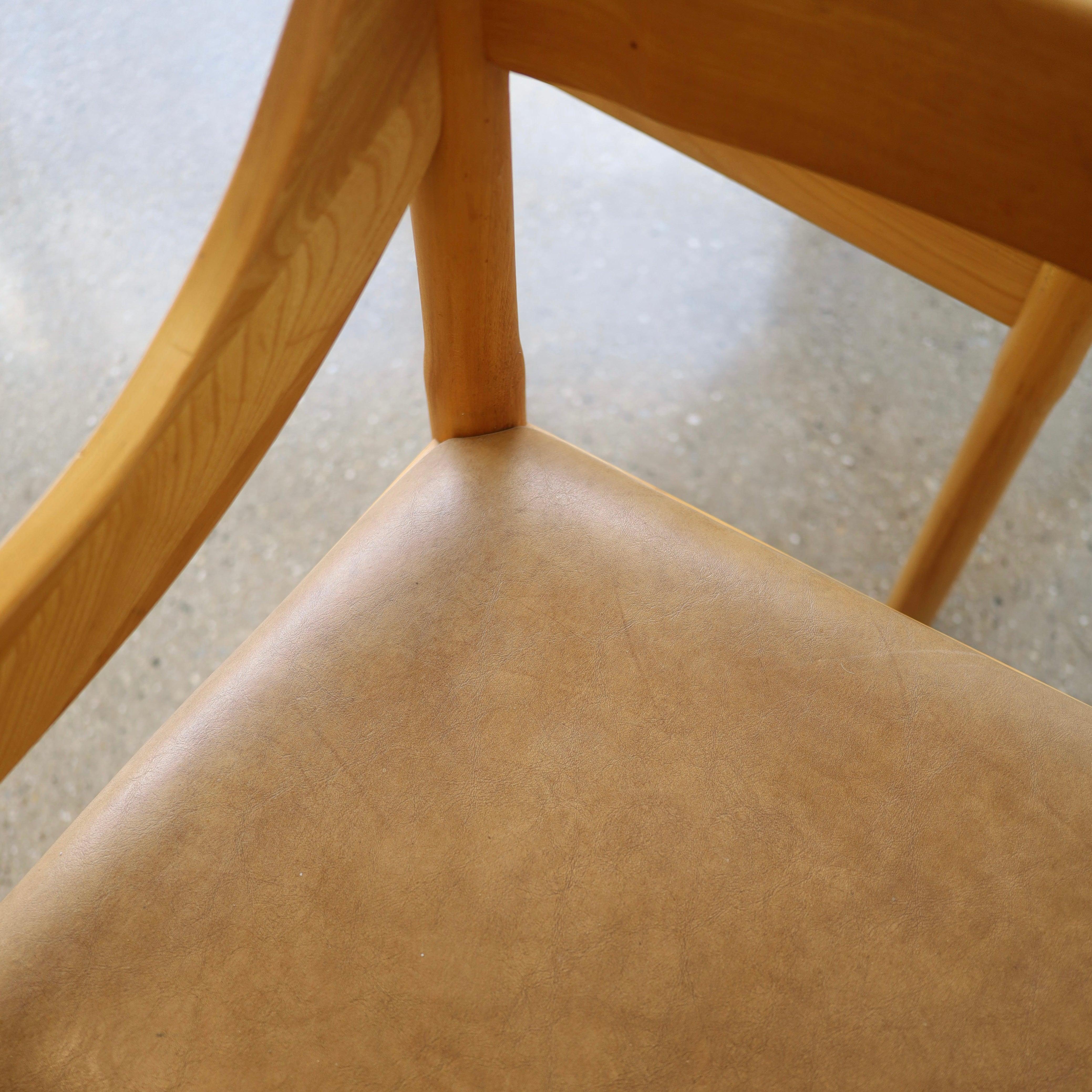 Mid-20th Century Vico Magistretti “Carimate” Dining Chairs, a pair For Sale