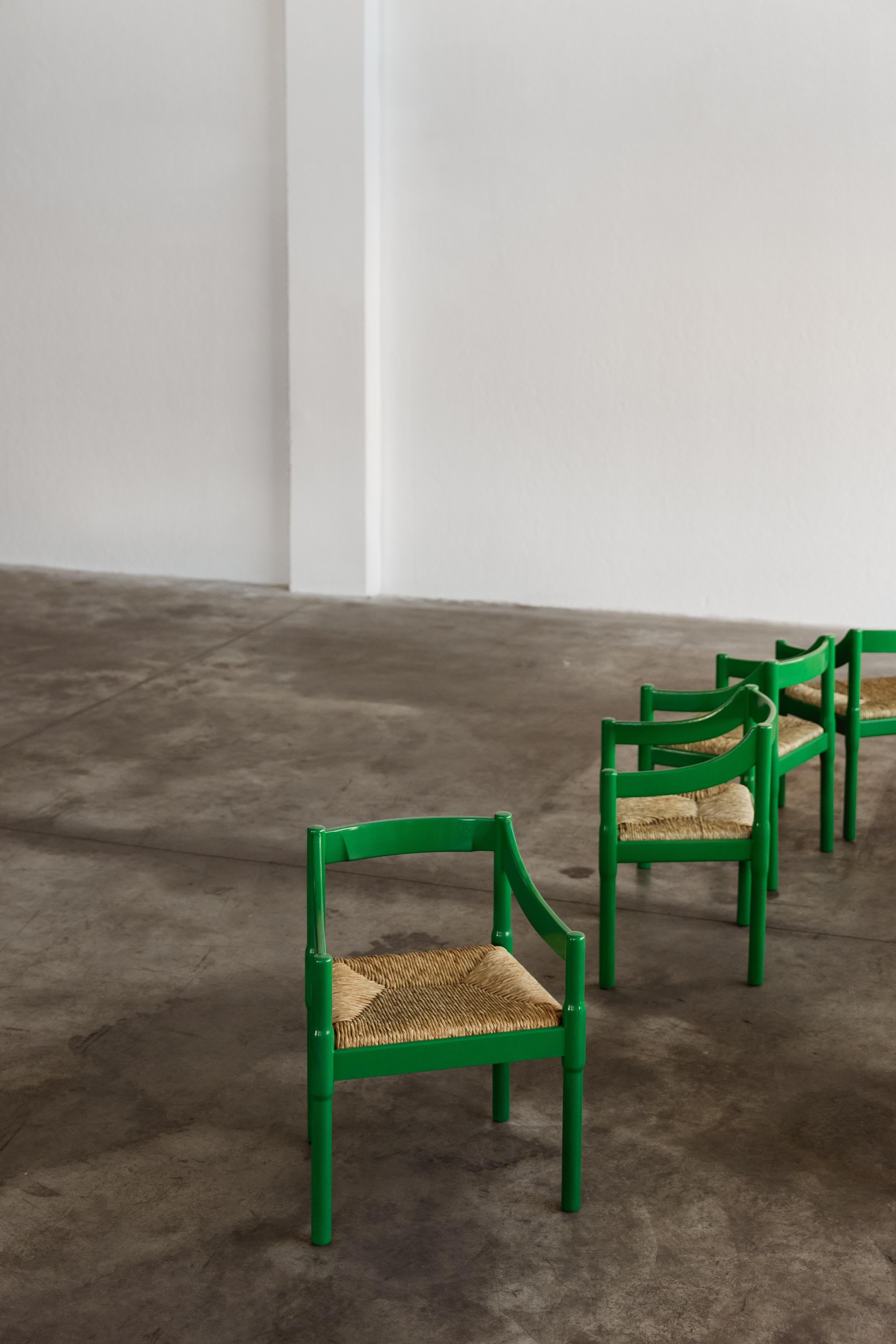 Milieu du XXe siècle Chaises de salle à manger Carimate de Vico Magistretti pour Cassina, 1960, lot de 12 en vente