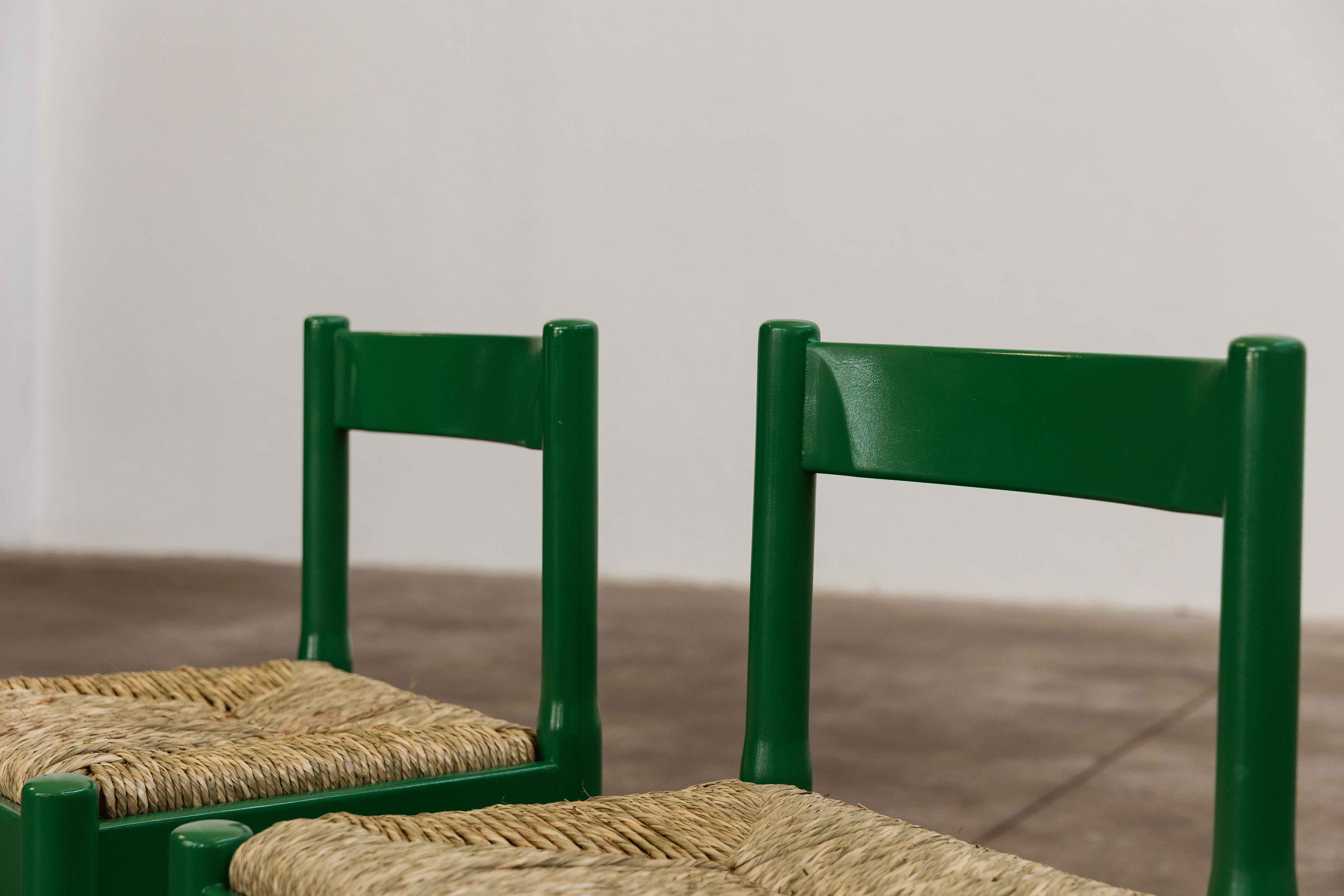 Esszimmerstühle „Carimate“ von Vico Magistretti für Cassina, 1960, 16er-Set (Moderne der Mitte des Jahrhunderts) im Angebot