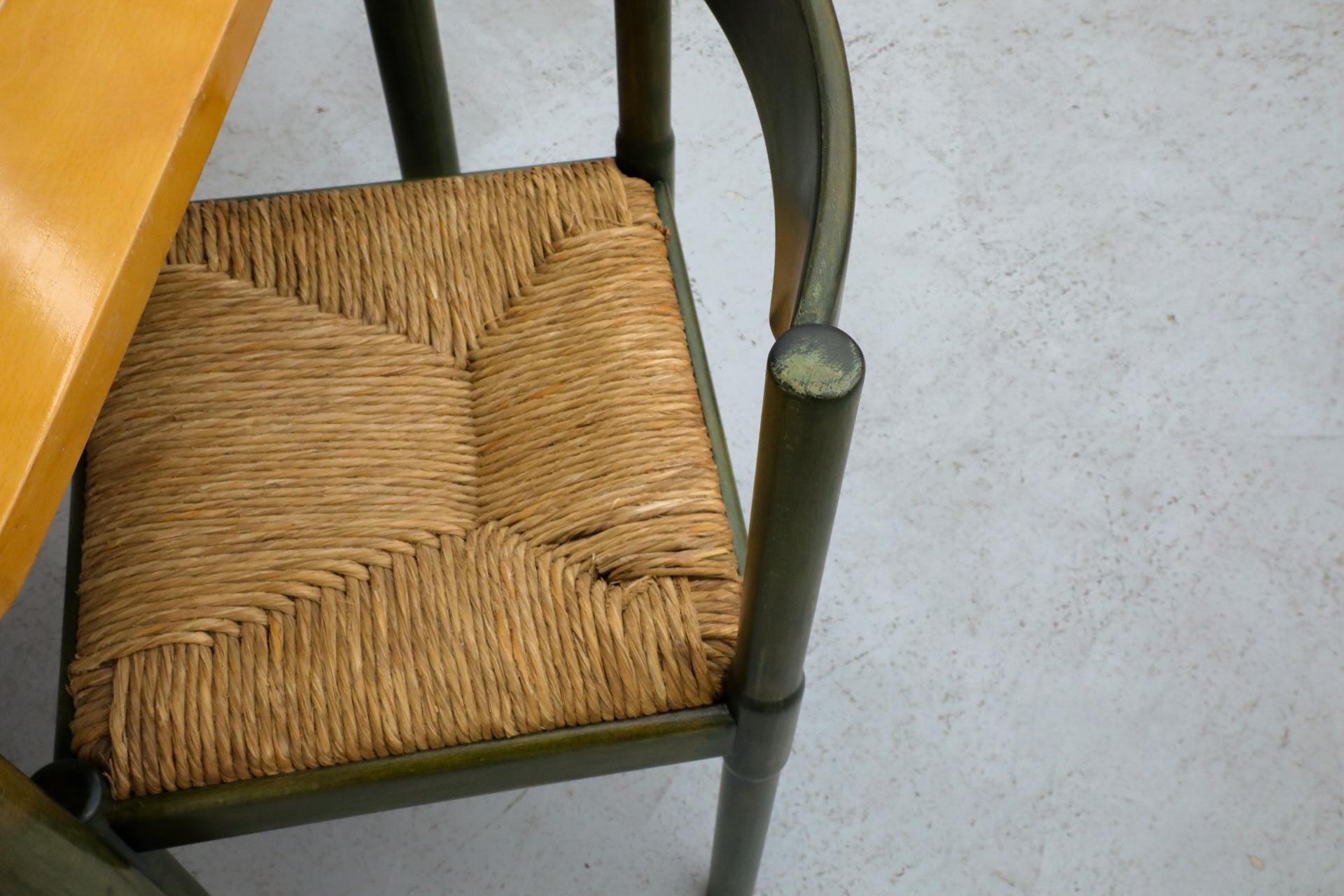 Vico Magistretti chaises de salle à manger Carimate en chêne teinté vert avec table assortie en vente 4
