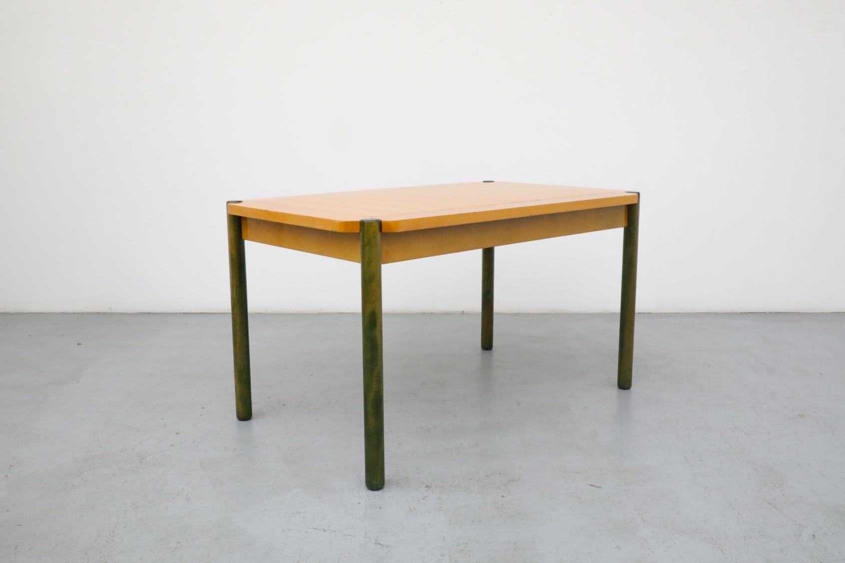 Vico Magistretti chaises de salle à manger Carimate en chêne teinté vert avec table assortie en vente 9
