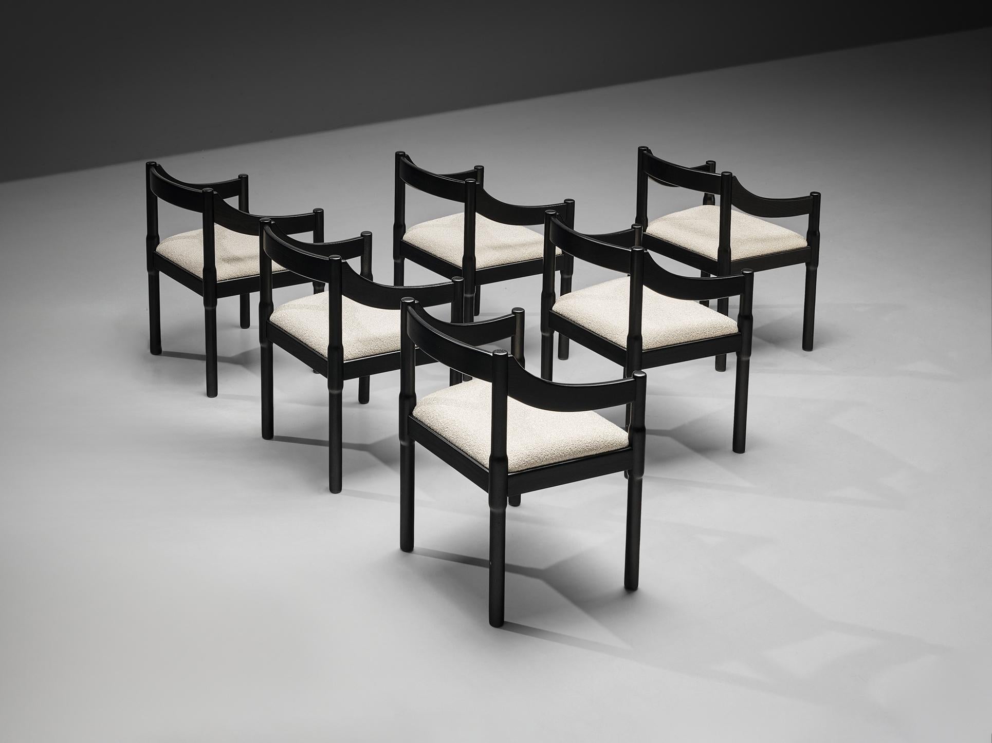 Vico Magistretti ‘Carimate’ Set of Six Dining Chairs in White Upholstery For Sale 4