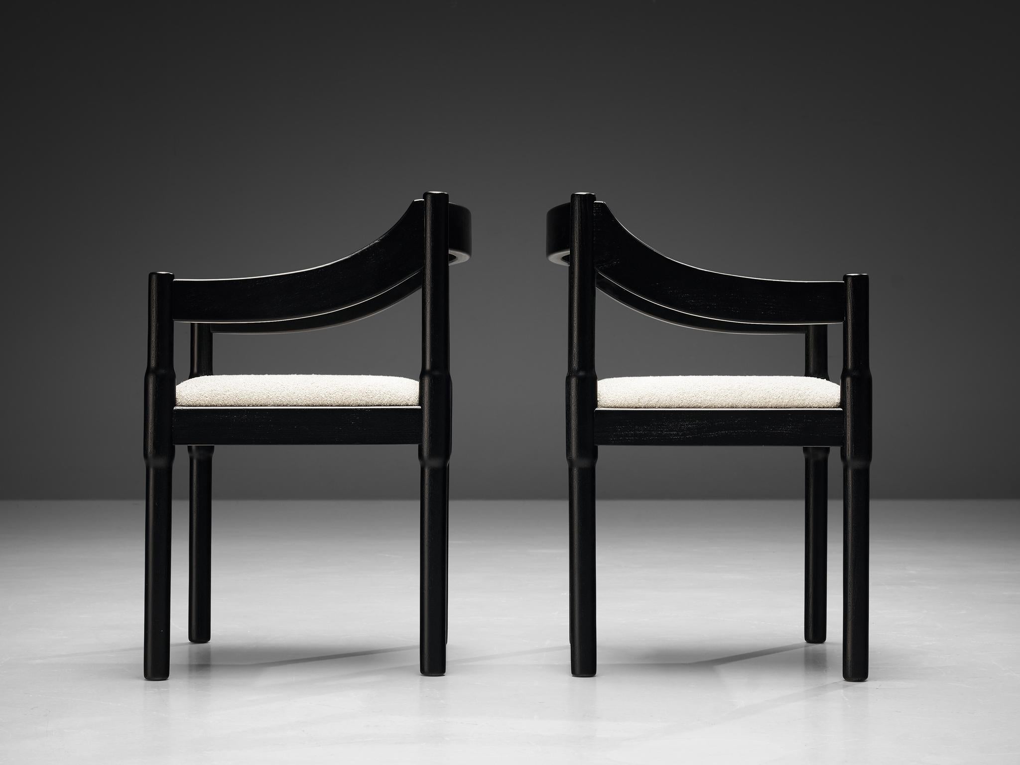 Vico Magistretti ‘Carimate’ Set of Six Dining Chairs in White Upholstery For Sale 2