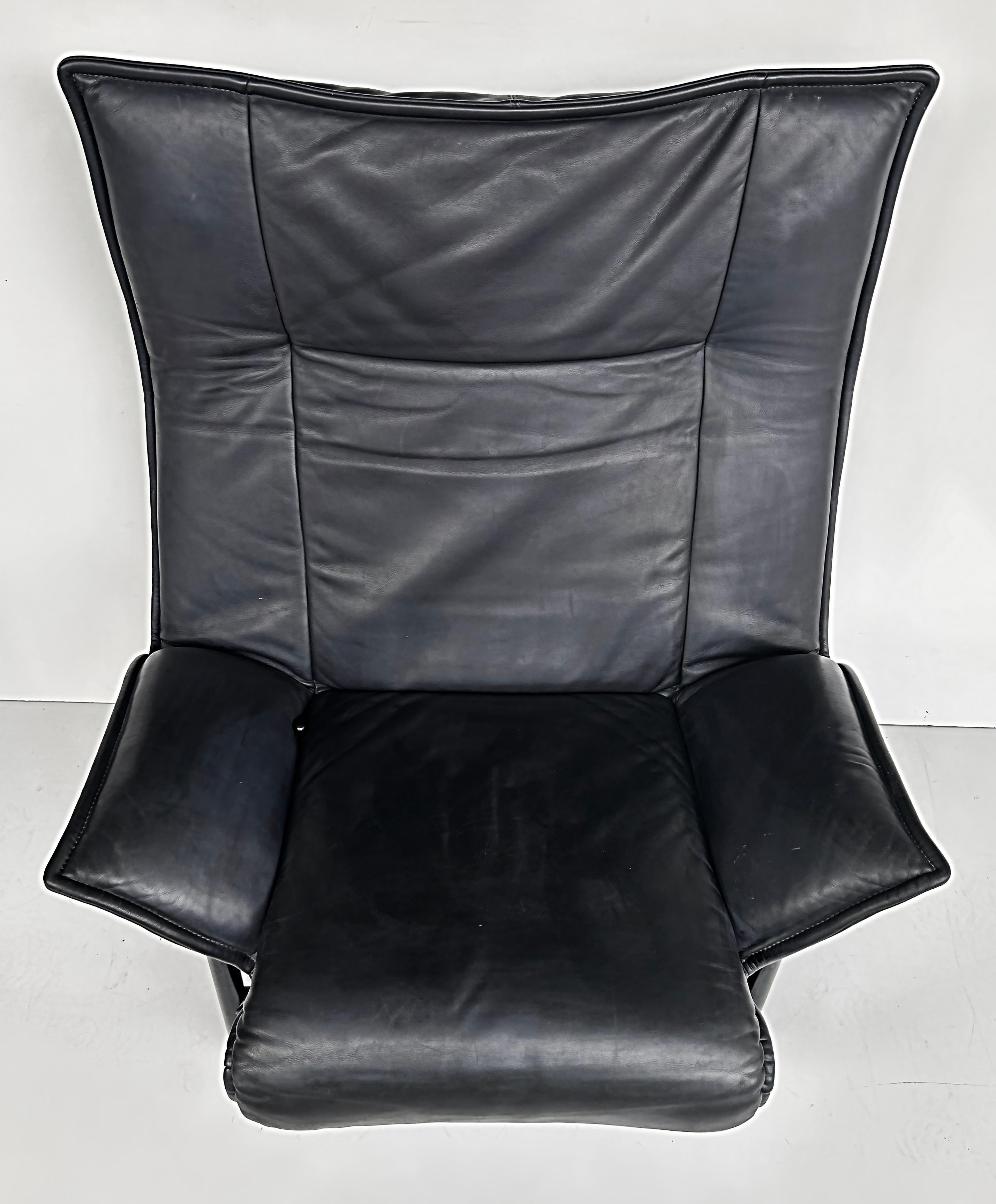 Vico Magistretti Cassina Italy Leather Chaise Lounge Chairs, 
