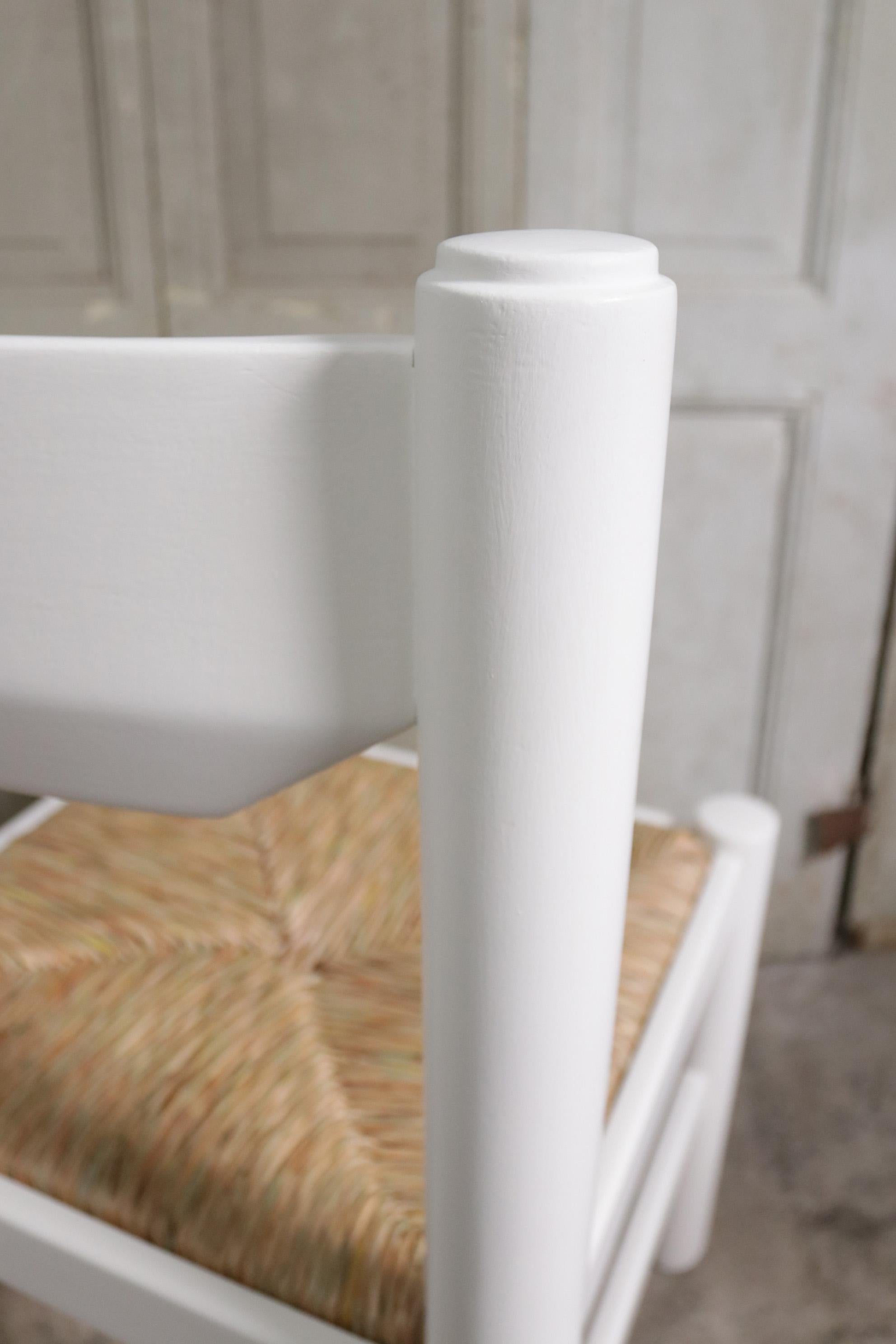 Jonc Vico Magistretti / Charlotte Perriand style chaises de salle à manger jonc blanc des années 70  en vente