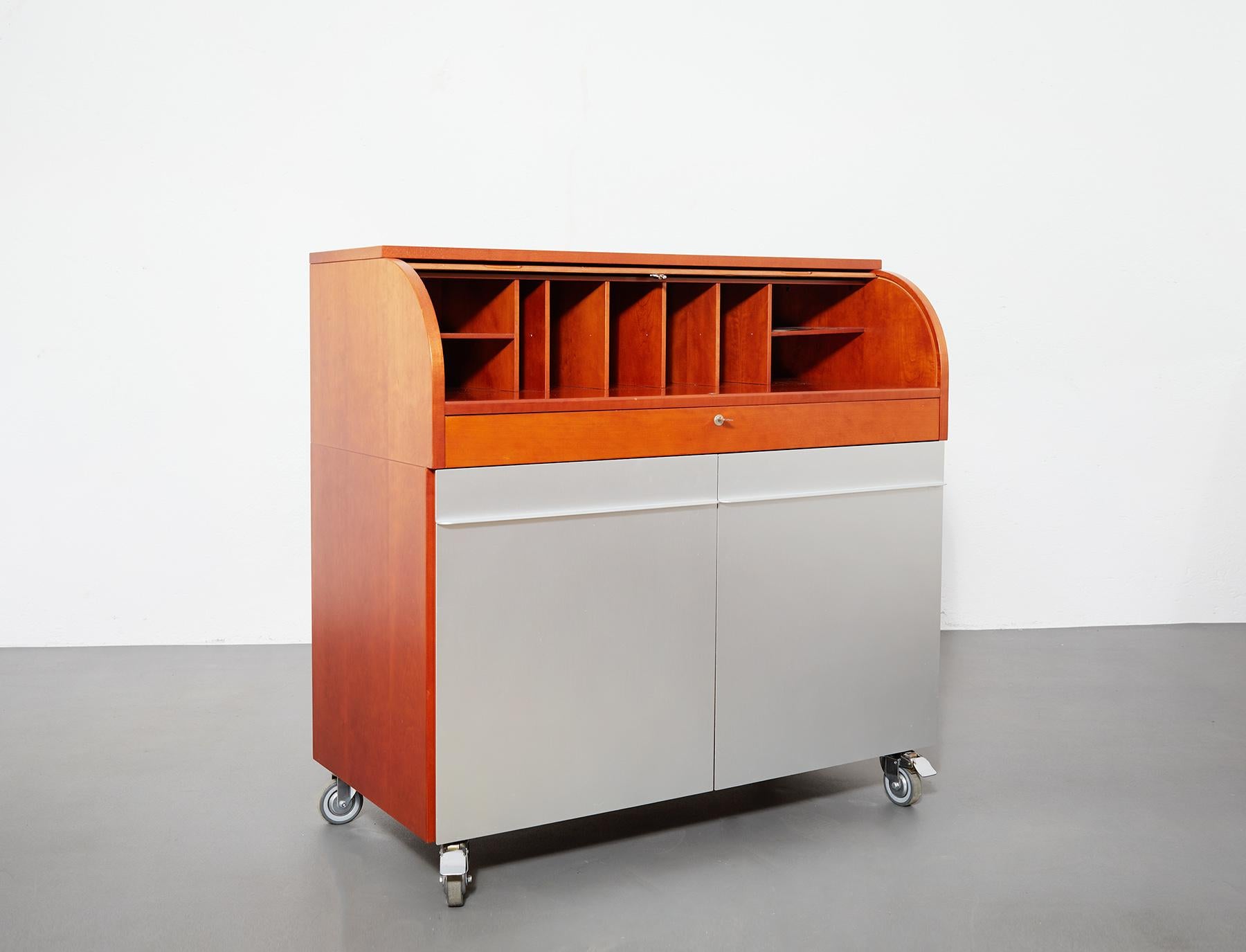 Late 20th Century Vico Magistretti Cherrywood and Aluminium Writing Desk for De Padova, Italy For Sale